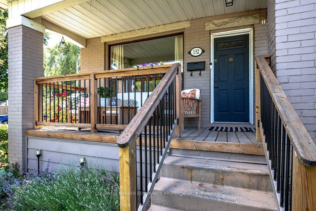 Photo 3 of 152 London Street S, Hamilton, Delta — HOMEH