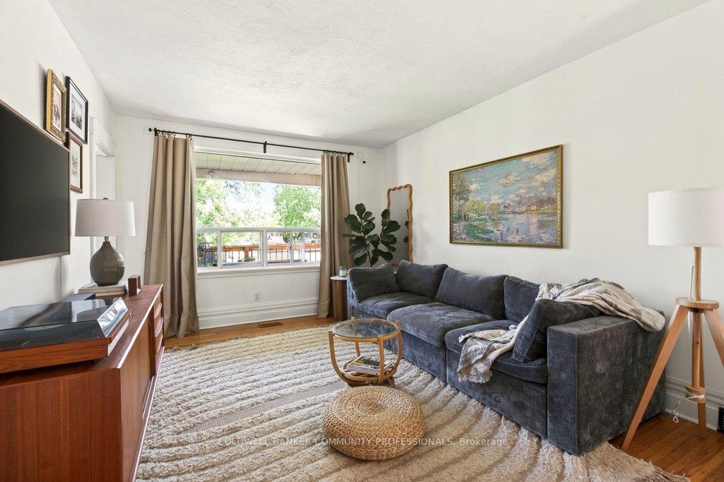 Photo 11 of 152 London Street S, Hamilton, Delta — HOMEH