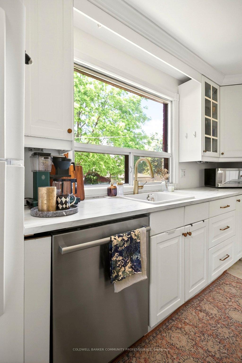 Photo 17 of 152 London Street S, Hamilton, Delta — HOMEH