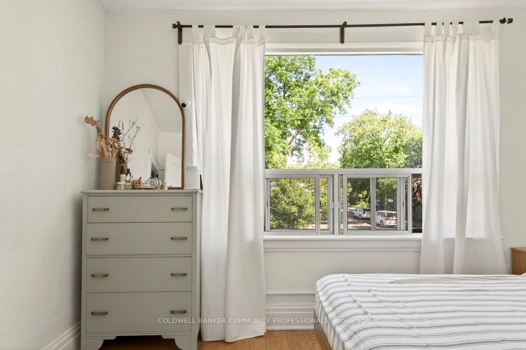 Photo 24 of 152 London Street S, Hamilton, Delta — HOMEH