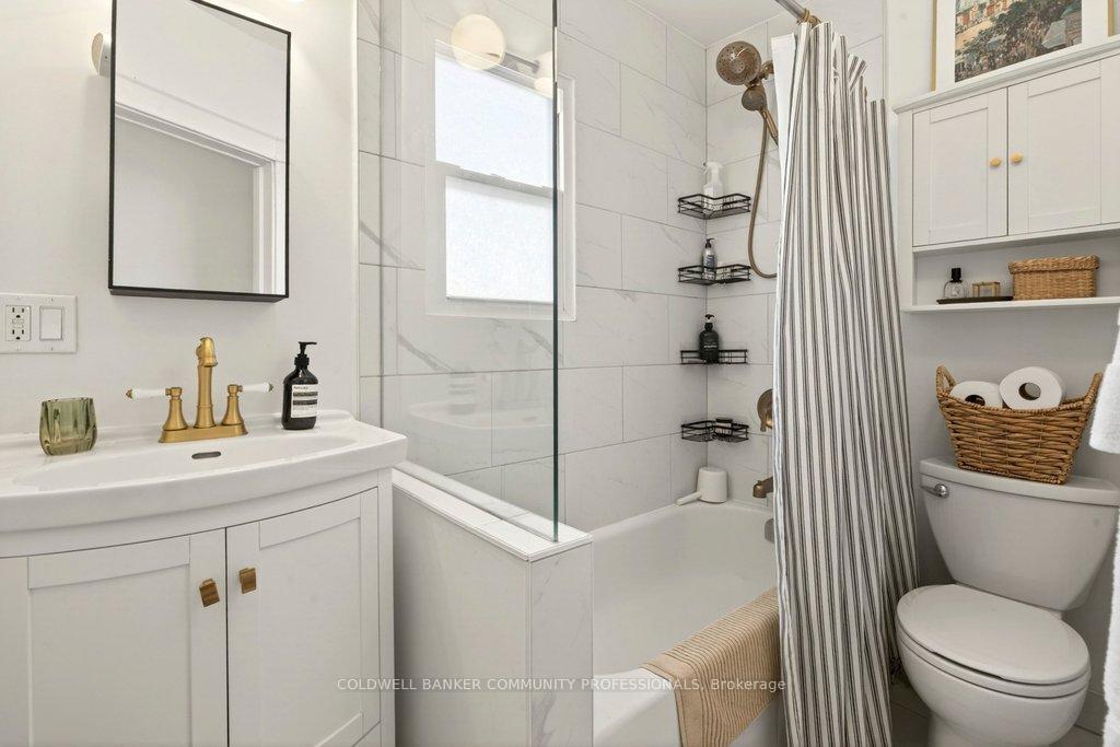 Photo 33 of 152 London Street S, Hamilton, Delta — HOMEH
