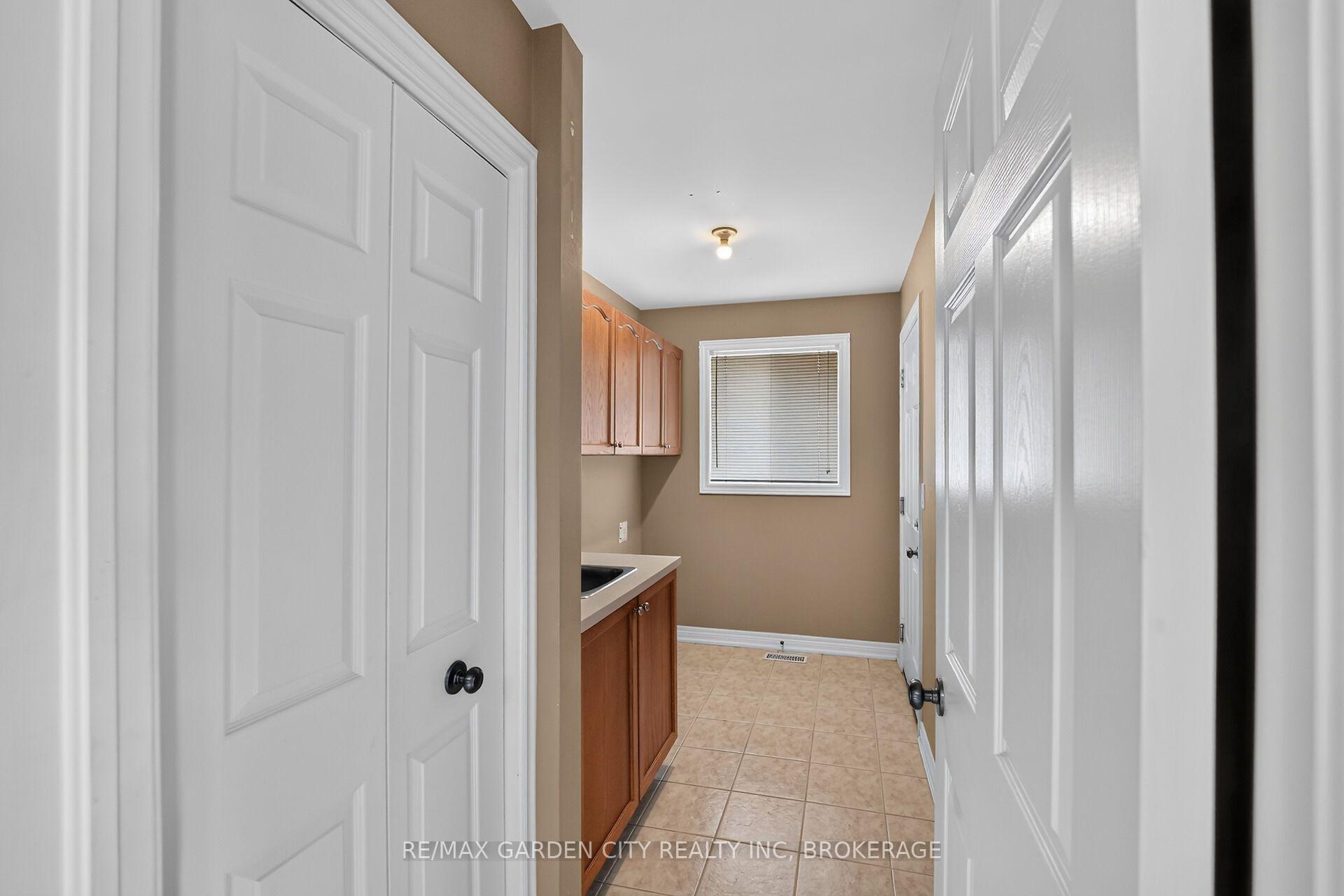 Photo 21 of 5 Green Pointe Drive, Welland, N. Welland — HOMEH