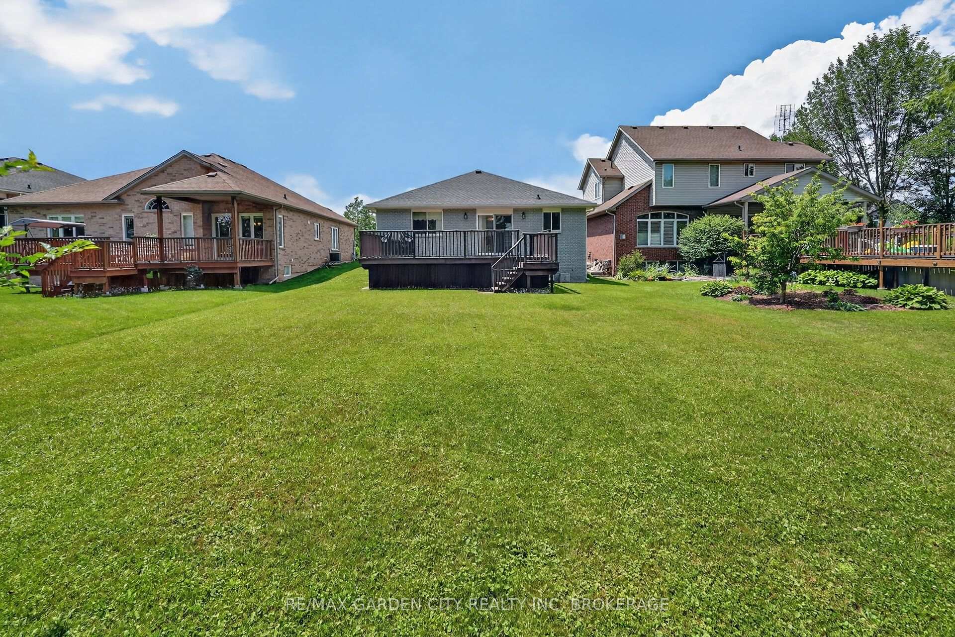 Photo 32 of 5 Green Pointe Drive, Welland, N. Welland — HOMEH