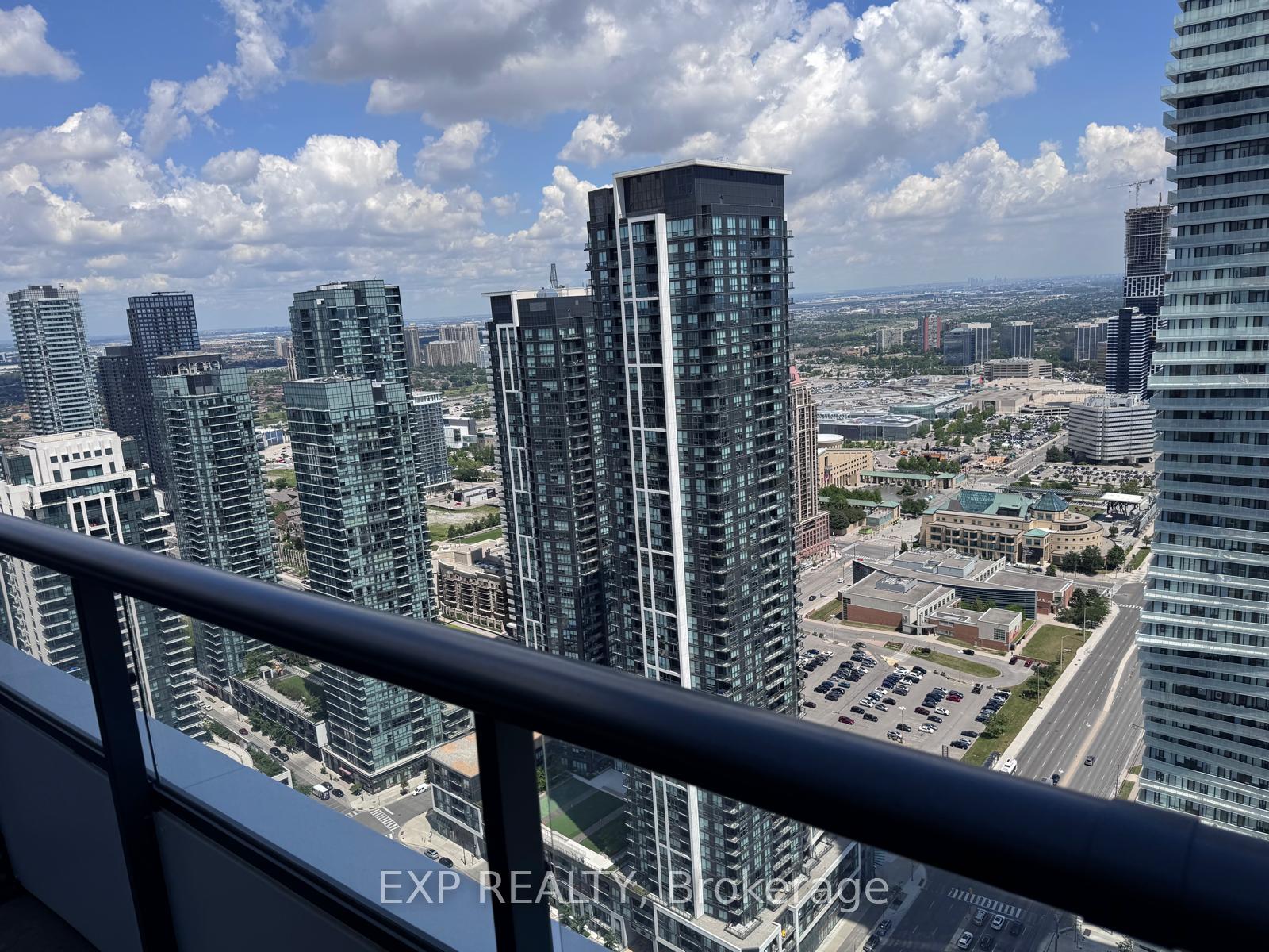 Photo 3 of Unit 4607, 448 Burnhamthorpe Road W, Mississauga, City Centre — HOMEH
