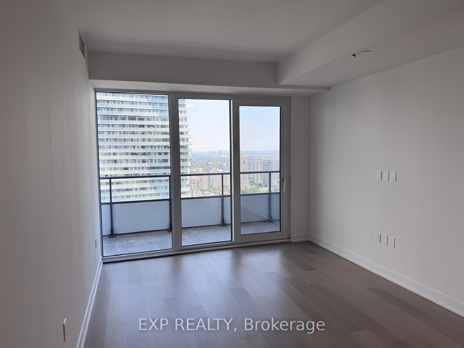 Photo 4 of Unit 4607, 448 Burnhamthorpe Road W, Mississauga, City Centre — HOMEH