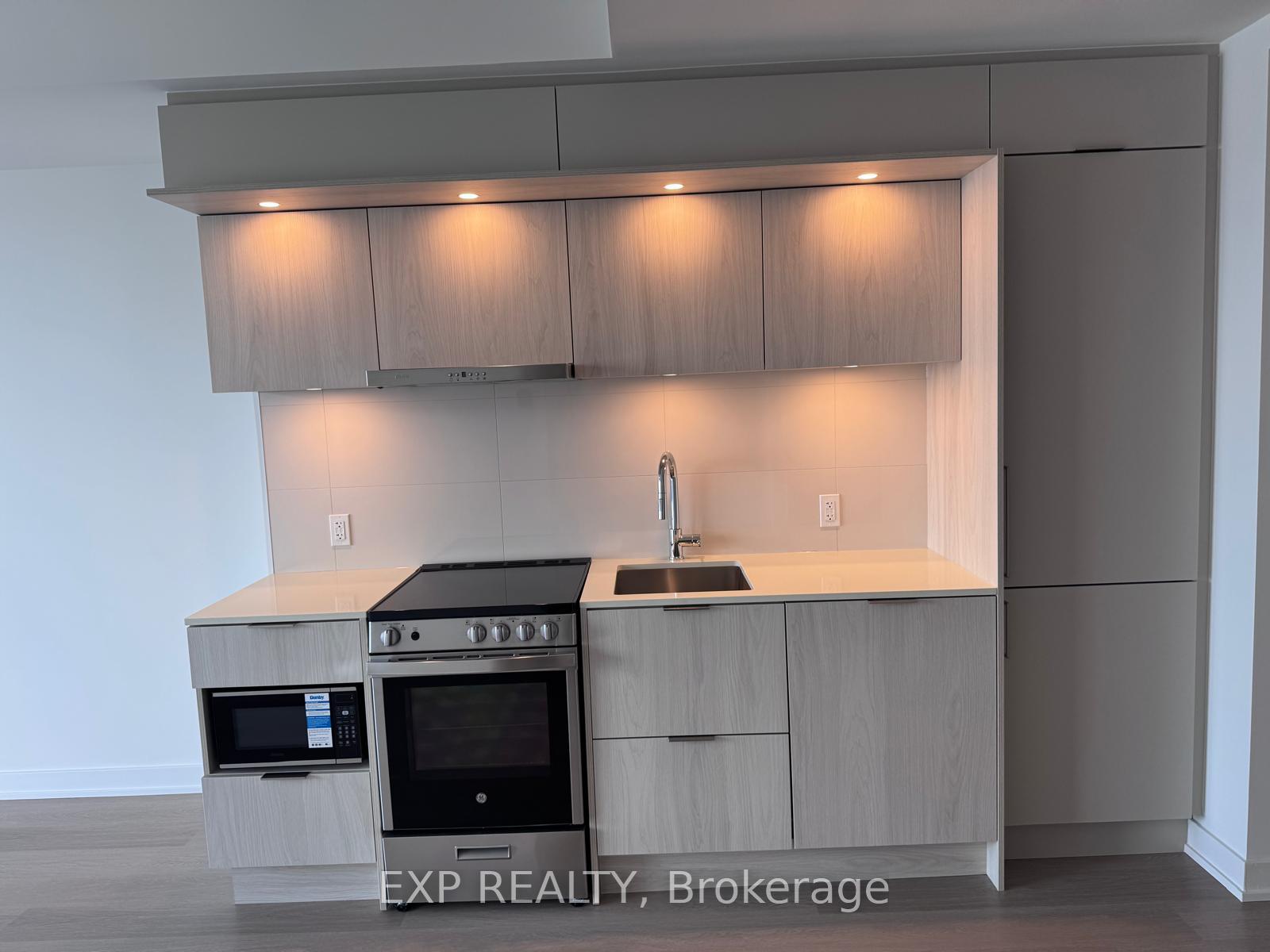 Photo 6 of Unit 4607, 448 Burnhamthorpe Road W, Mississauga, City Centre — HOMEH