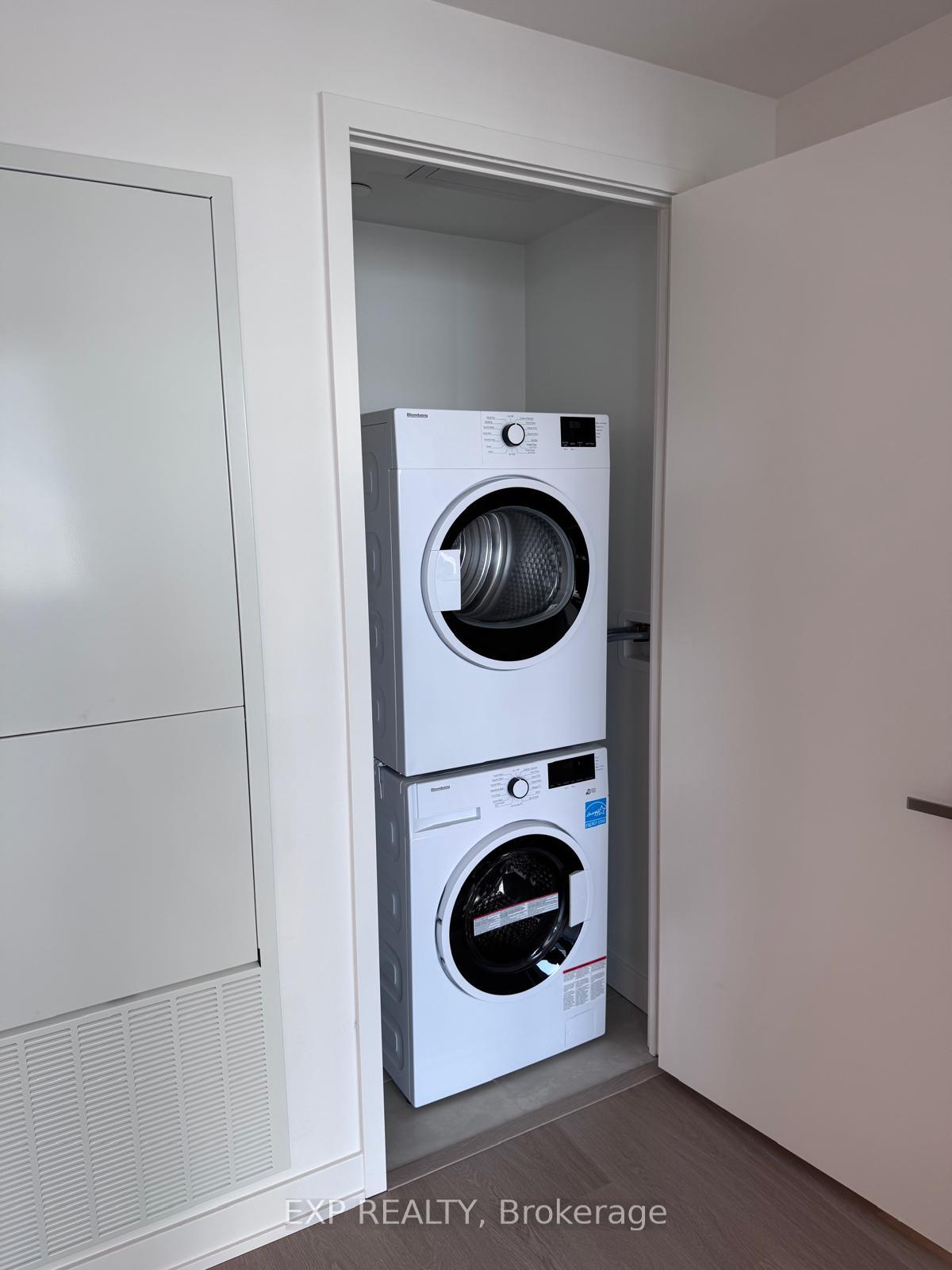 Photo 9 of Unit 4607, 448 Burnhamthorpe Road W, Mississauga, City Centre — HOMEH