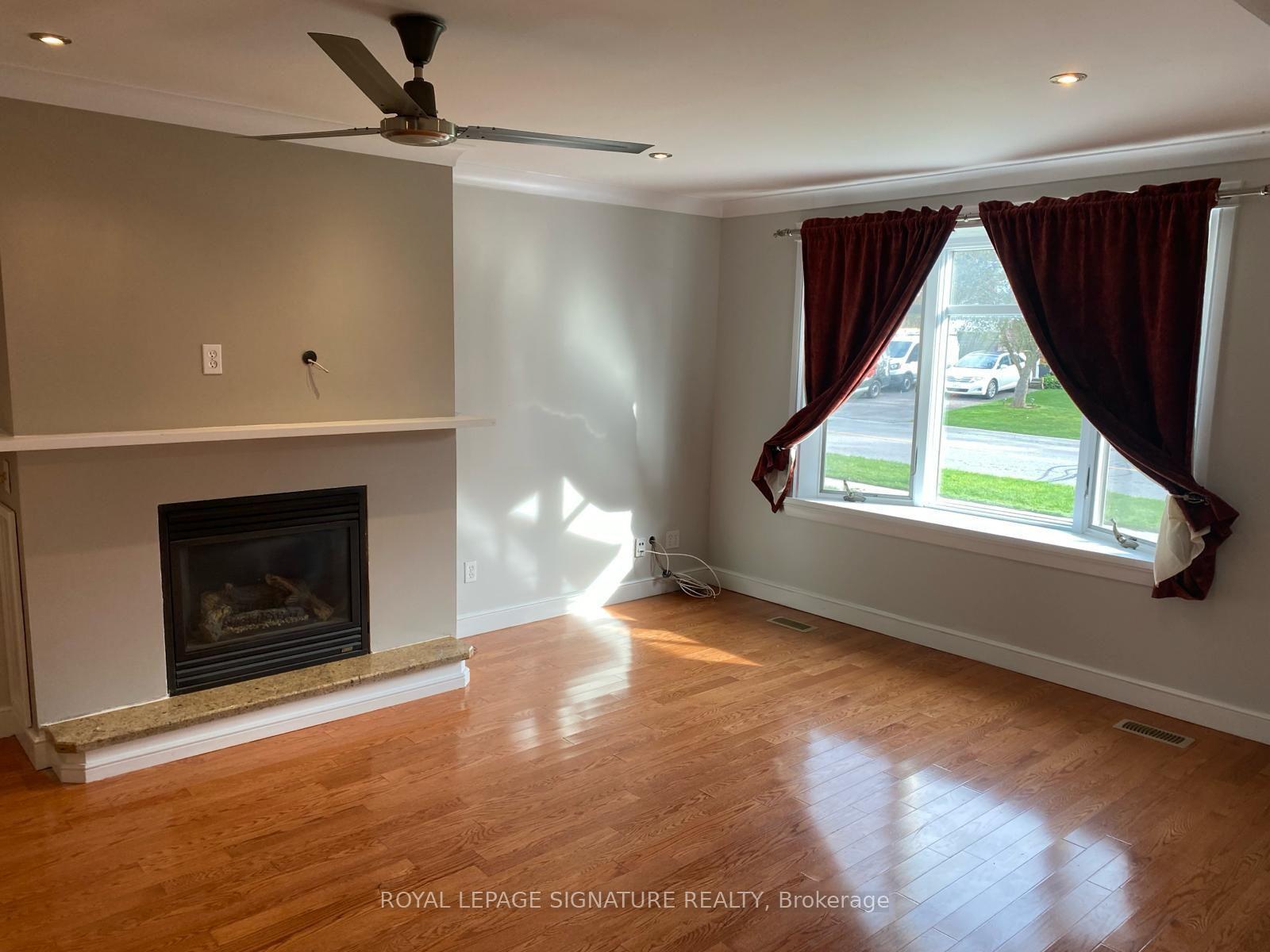 Photo 3 of 459 Dixon Boulevard, Newmarket, Central Newmarket — HOMEH