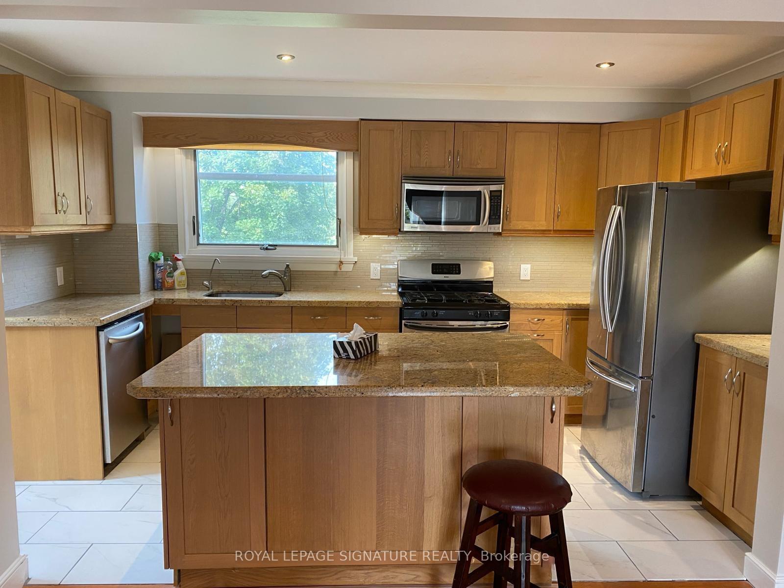 Photo 7 of 459 Dixon Boulevard, Newmarket, Central Newmarket — HOMEH