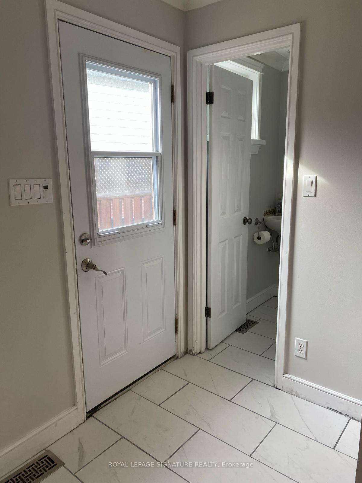 Photo 10 of 459 Dixon Boulevard, Newmarket, Central Newmarket — HOMEH