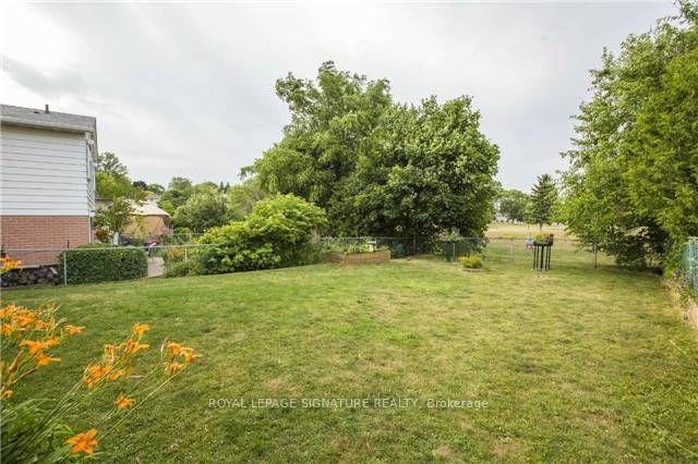 Photo 17 of 459 Dixon Boulevard, Newmarket, Central Newmarket — HOMEH