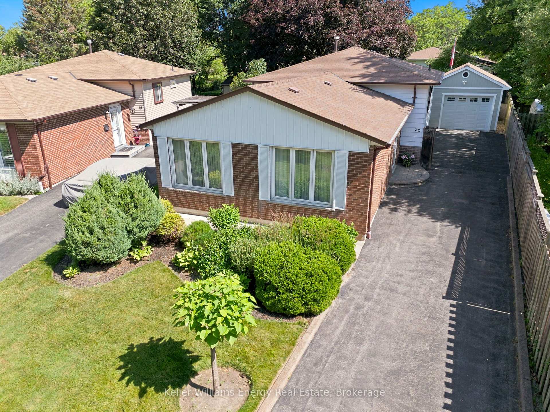 Photo 2 of 20 Proud Grove, Scarborough, Malvern — HOMEH
