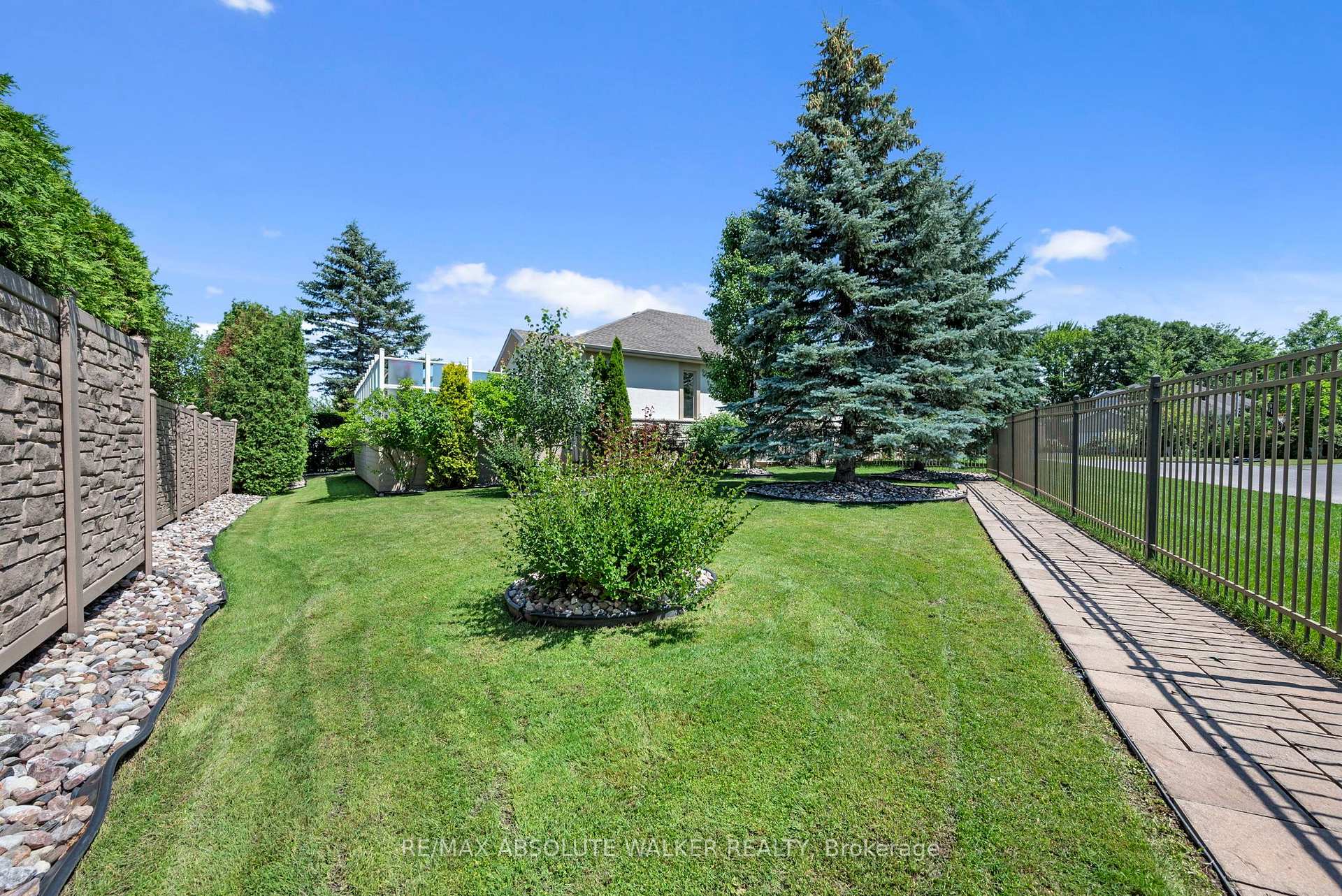 Photo 39 of 667 Everlasting Crescent, Ottawa, Springridge/East Village — HOMEH