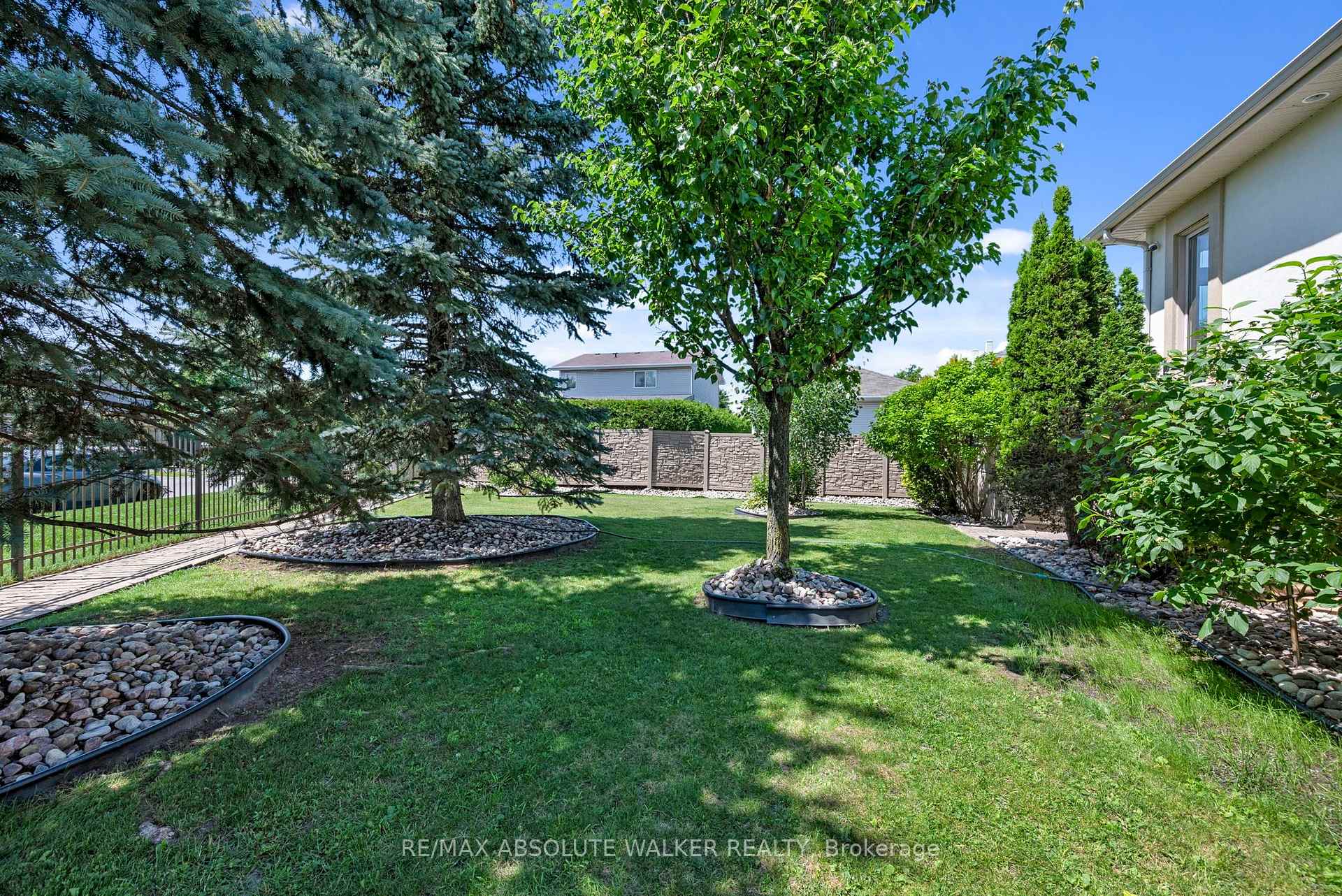 Photo 40 of 667 Everlasting Crescent, Ottawa, Springridge/East Village — HOMEH