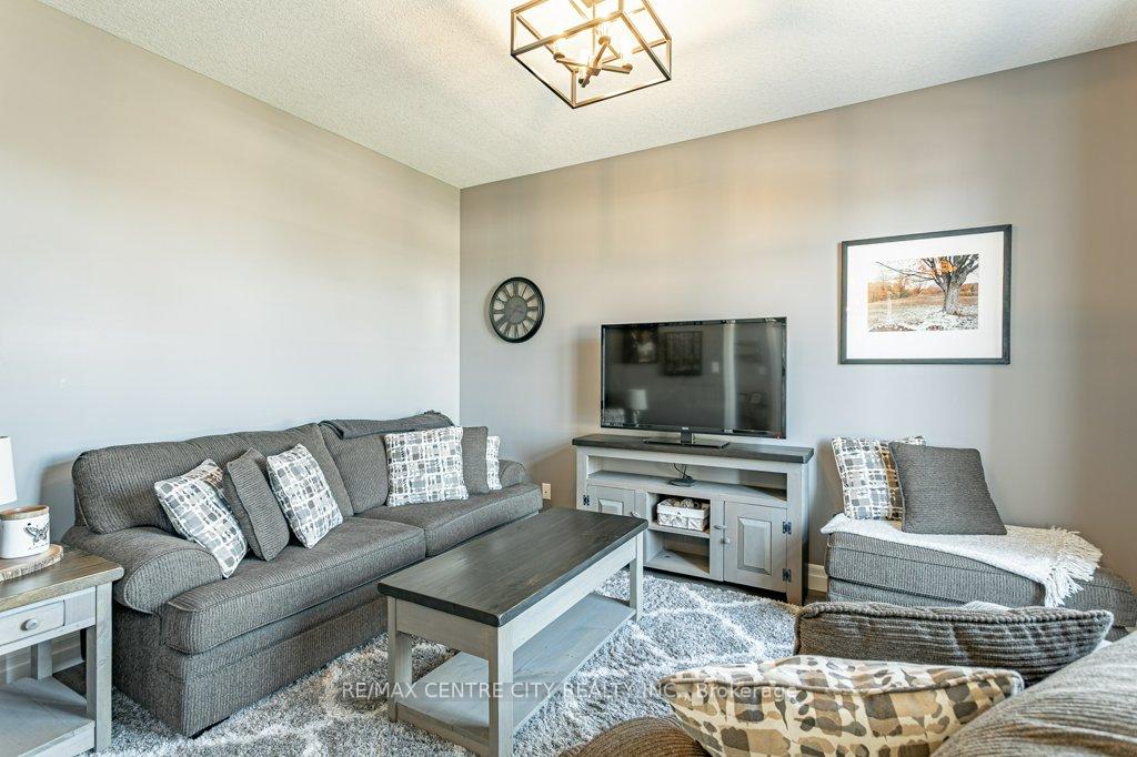 Photo 6 of 148 Elliott Trail, Thames Centre, Thorndale — HOMEH