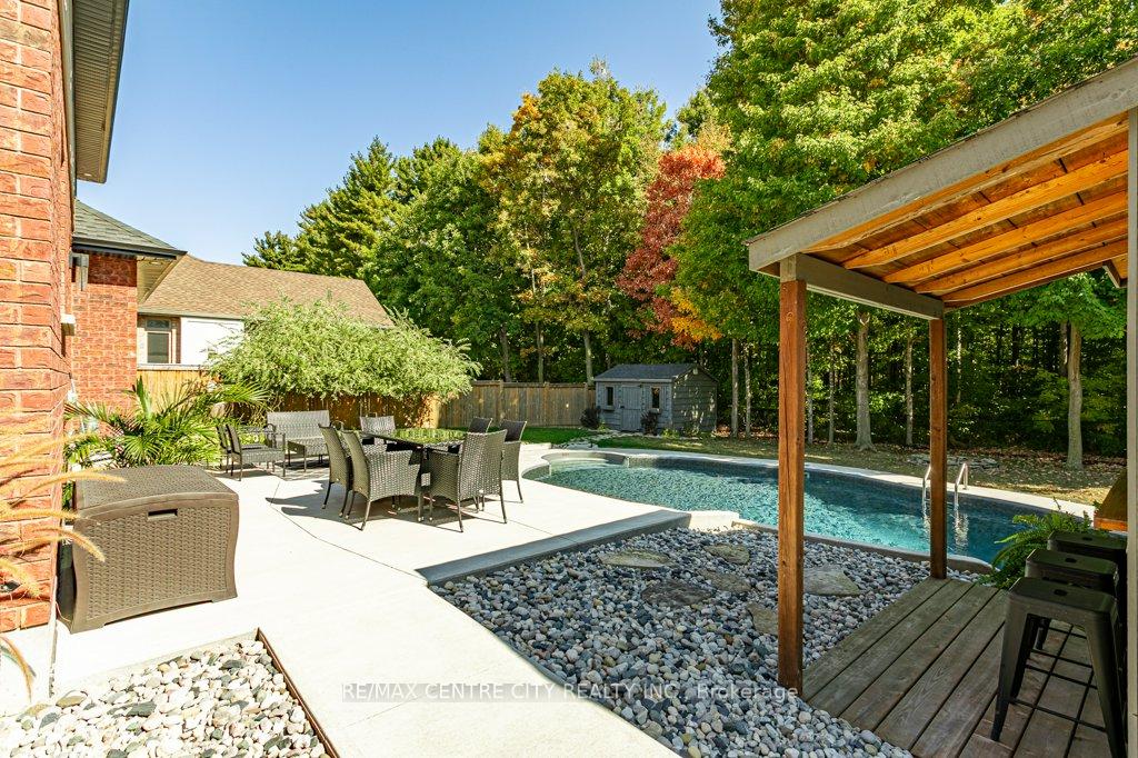 Photo 36 of 148 Elliott Trail, Thames Centre, Thorndale — HOMEH