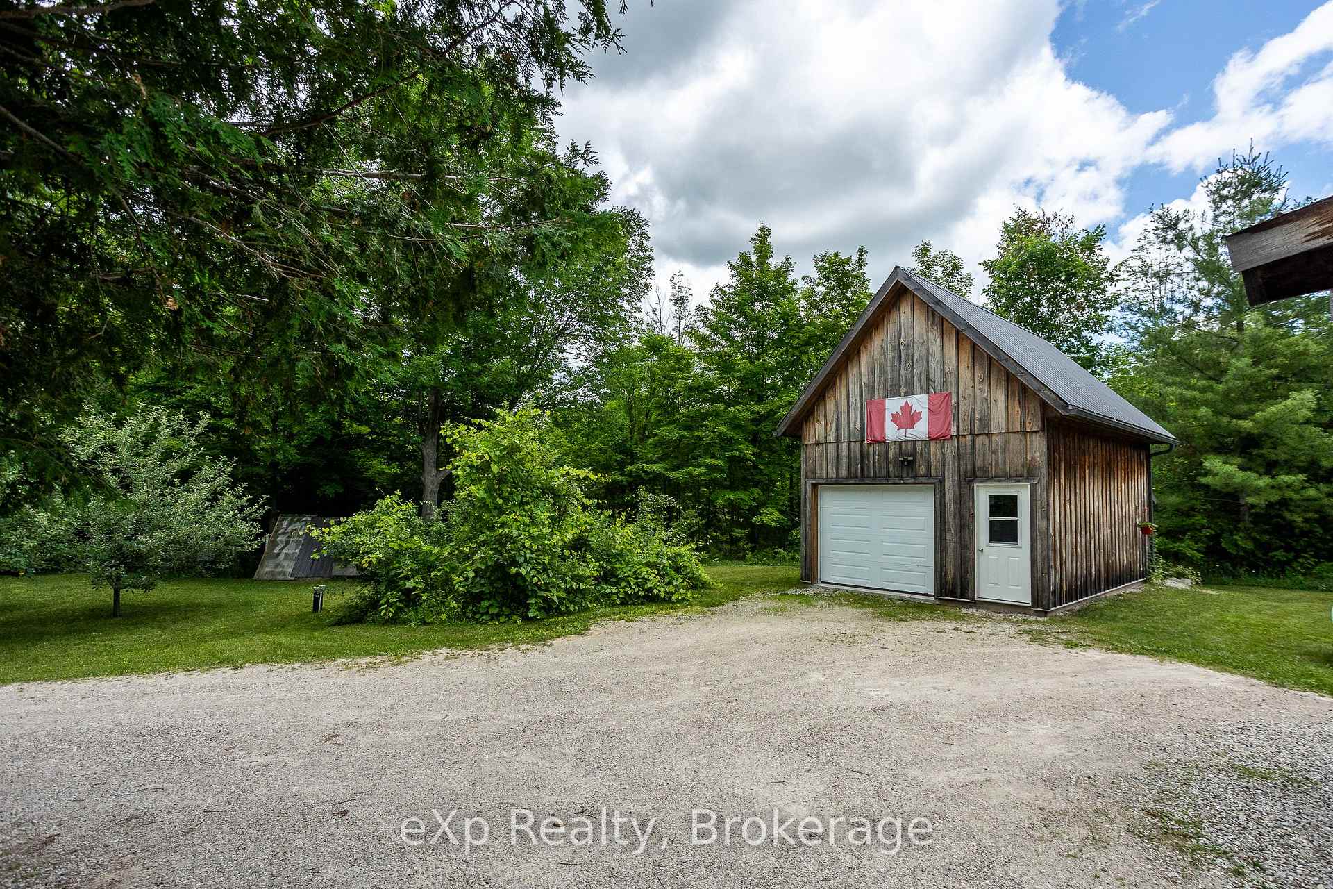 Photo 33 of 720232 Sideroad 20, Chatsworth — HOMEH