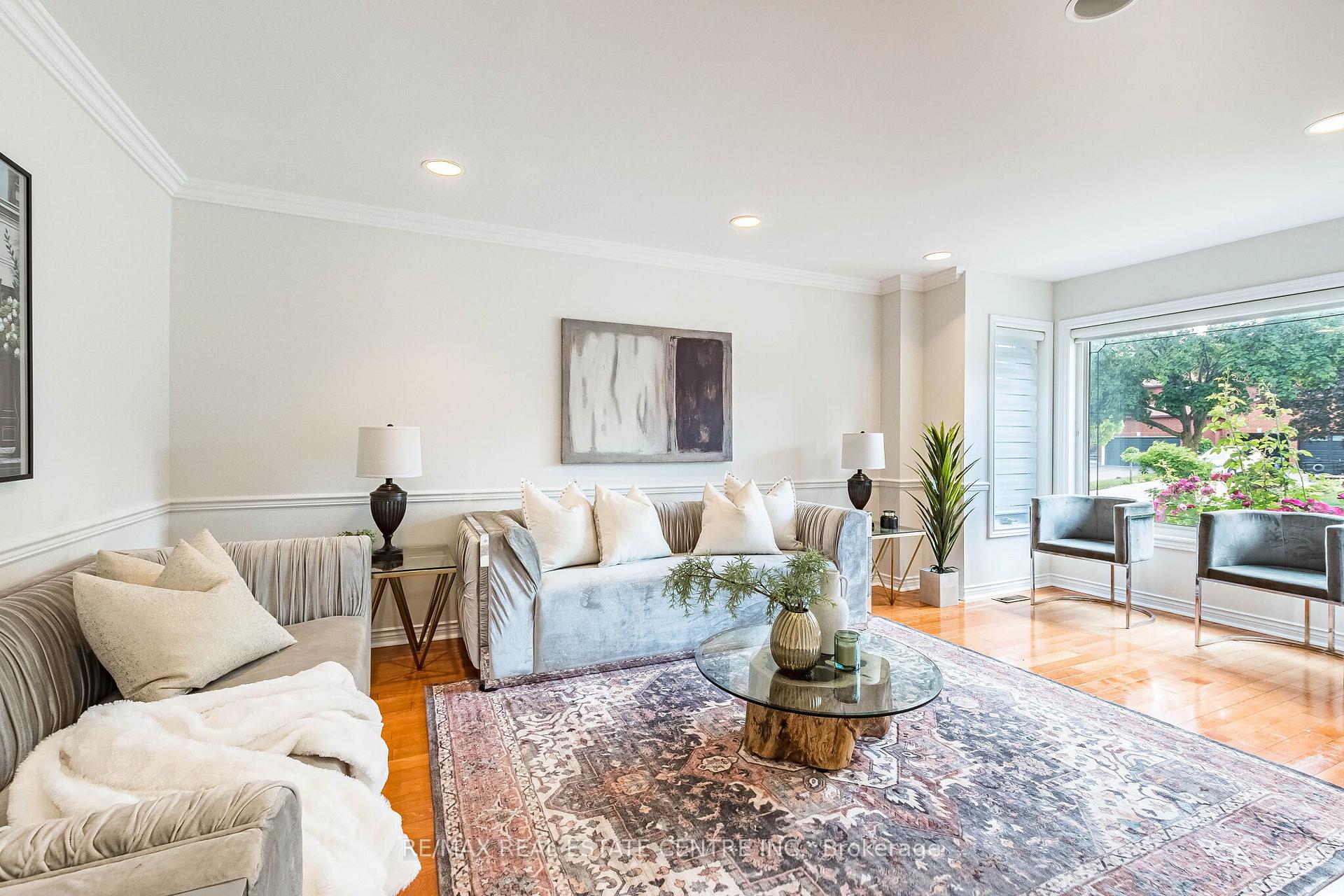 Photo 7 of 5937 Rayshaw Crescent, Mississauga, Streetsville — HOMEH