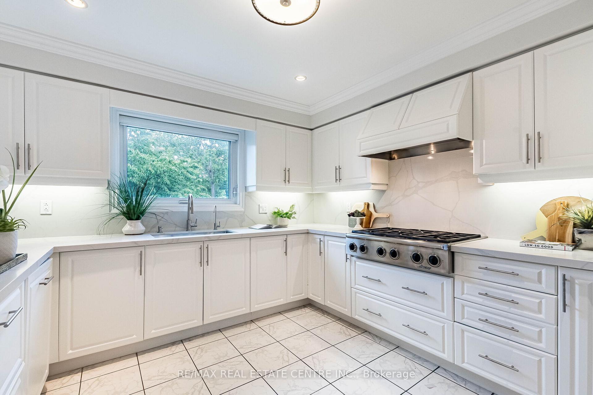 Photo 15 of 5937 Rayshaw Crescent, Mississauga, Streetsville — HOMEH