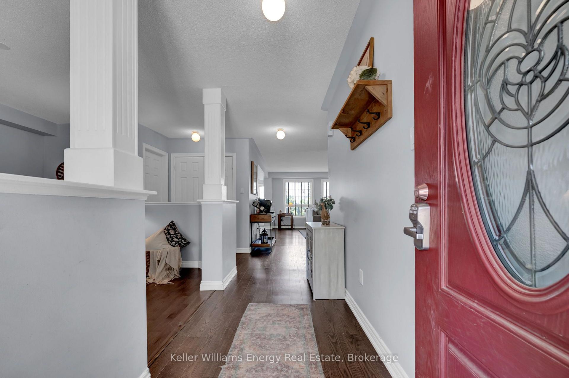 Photo 2 of 1502 Clearbrook Drive, Oshawa, Taunton — HOMEH