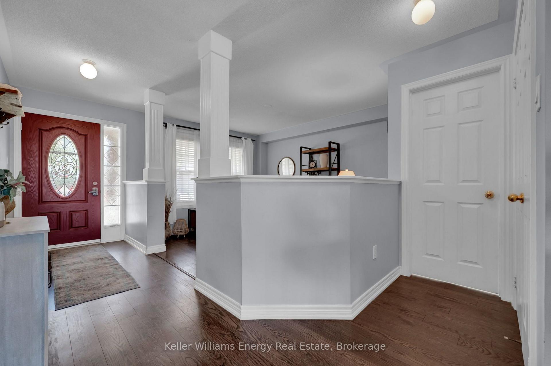 Photo 3 of 1502 Clearbrook Drive, Oshawa, Taunton — HOMEH