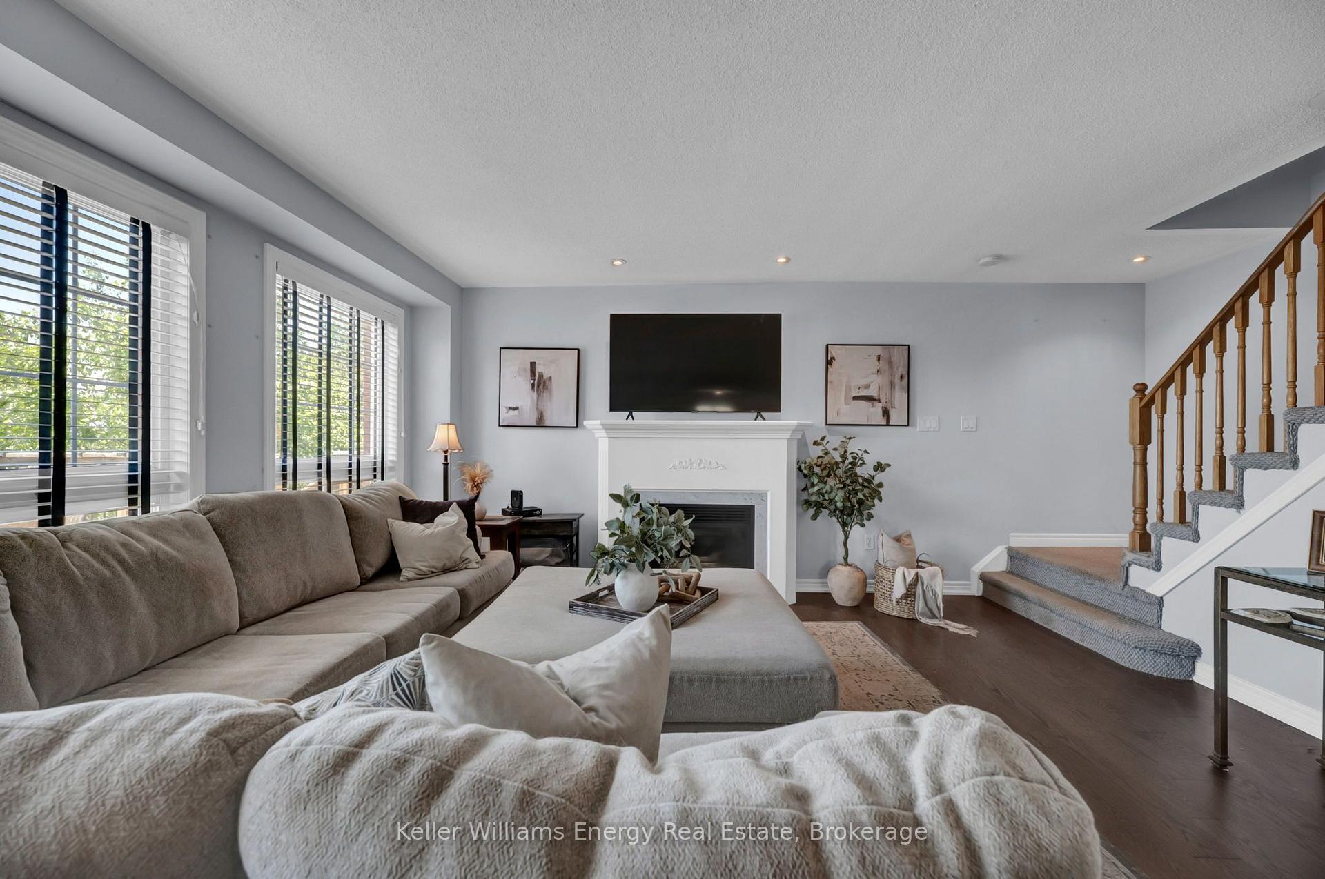 Photo 8 of 1502 Clearbrook Drive, Oshawa, Taunton — HOMEH