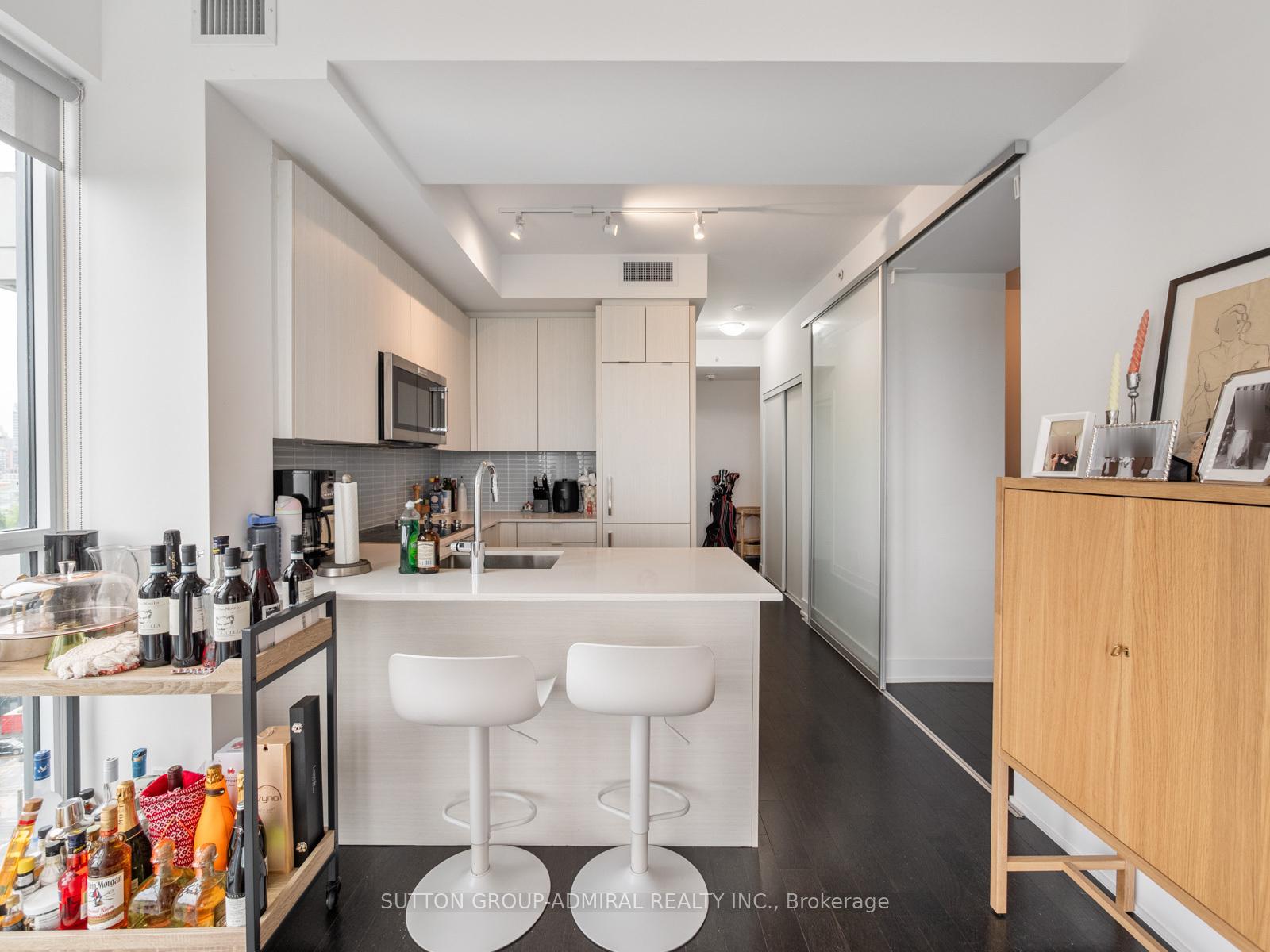 Photo 6 of Unit 1204, 181 Bedford Road, Toronto, The Annex — HOMEH