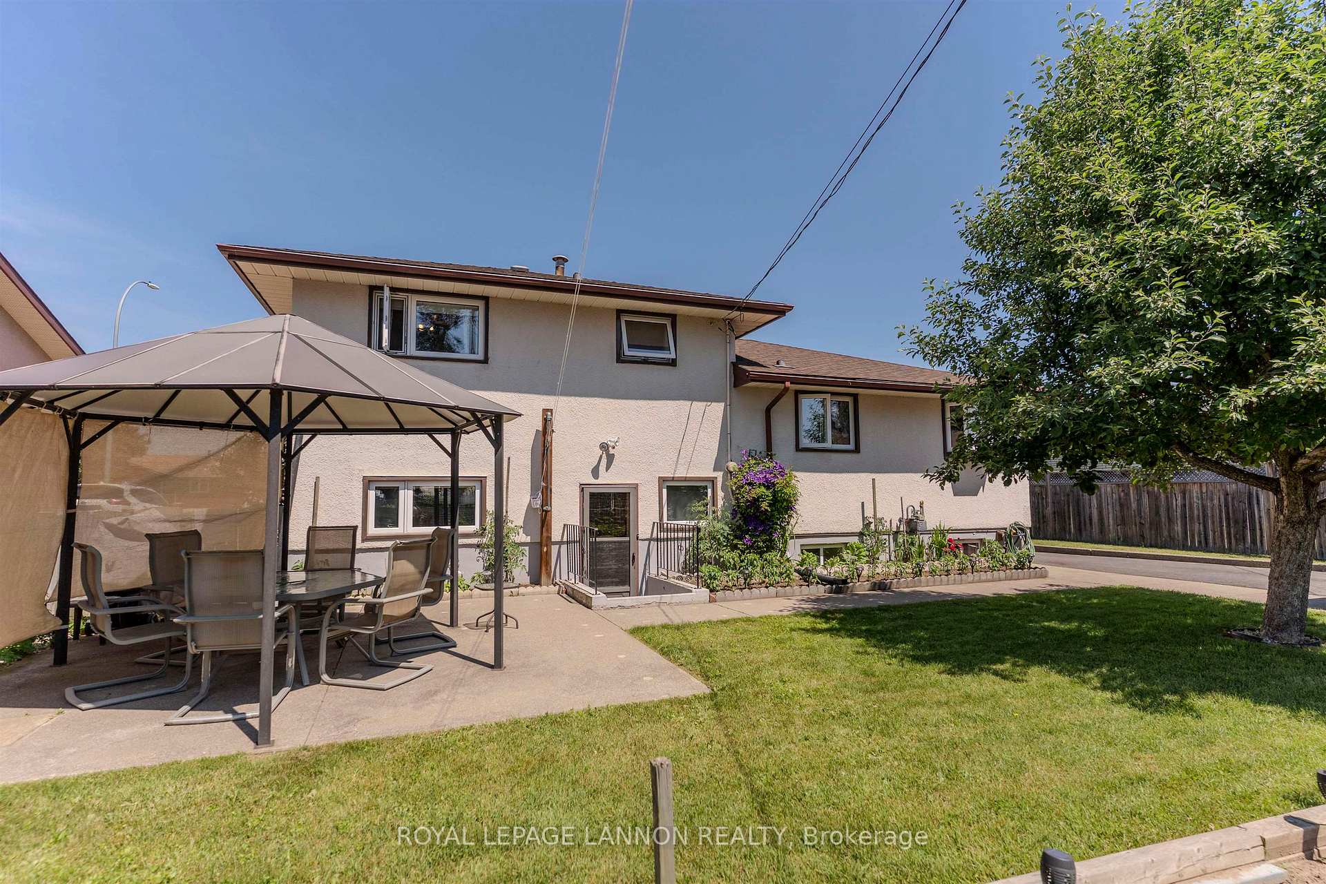 Photo 2 of 402 Victoria Ave W, Thunder Bay, Edgewater Park — HOMEH