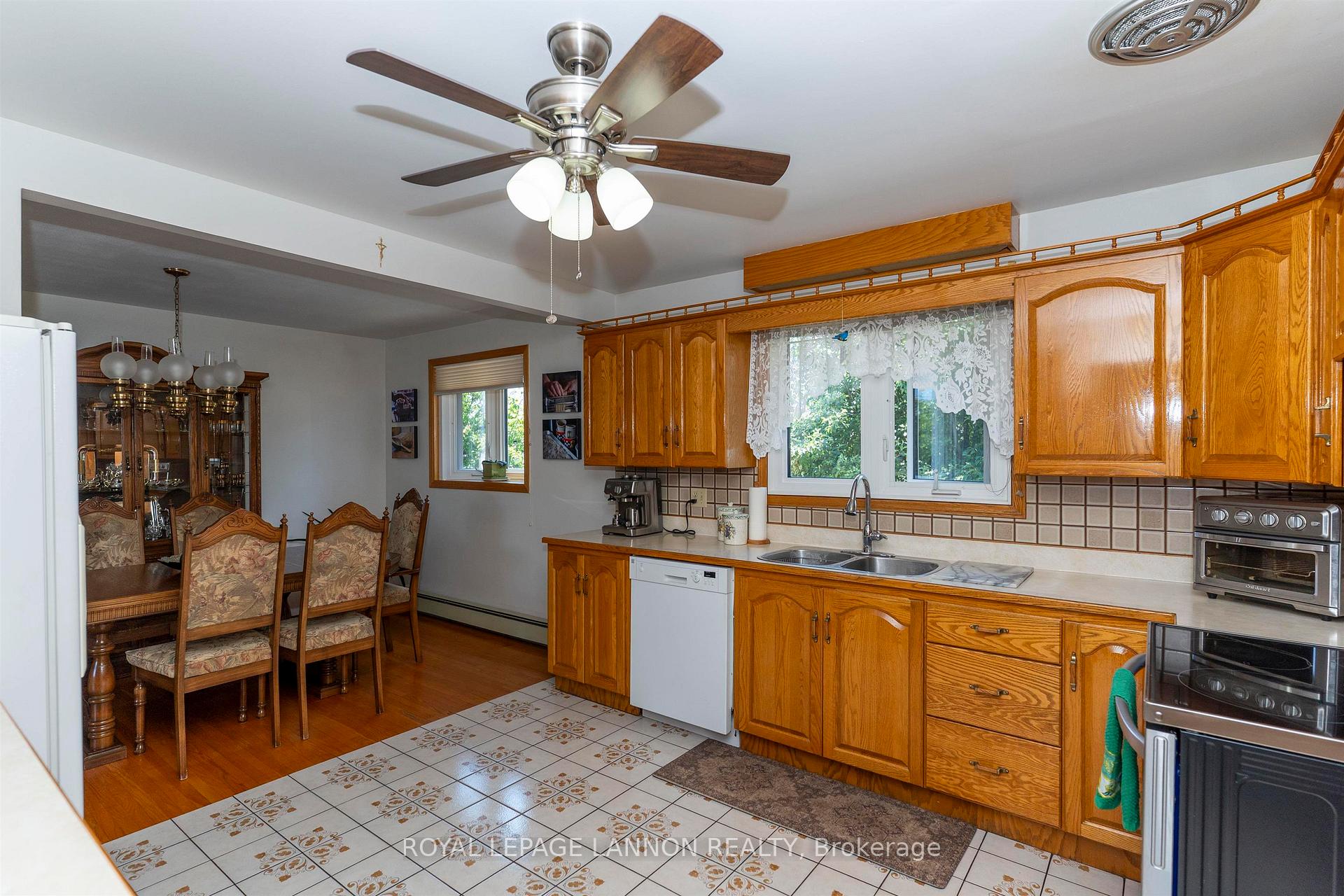 Photo 5 of 402 Victoria Ave W, Thunder Bay, Edgewater Park — HOMEH