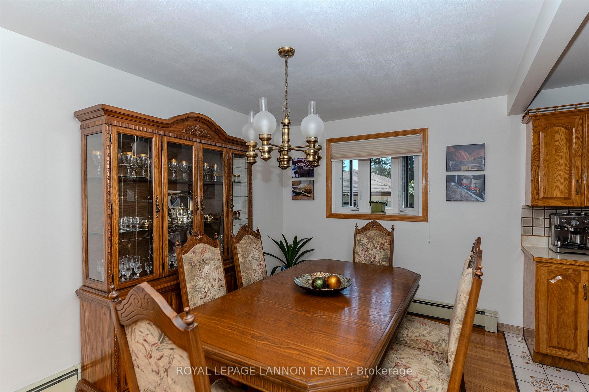 Photo 12 of 402 Victoria Ave W, Thunder Bay, Edgewater Park — HOMEH