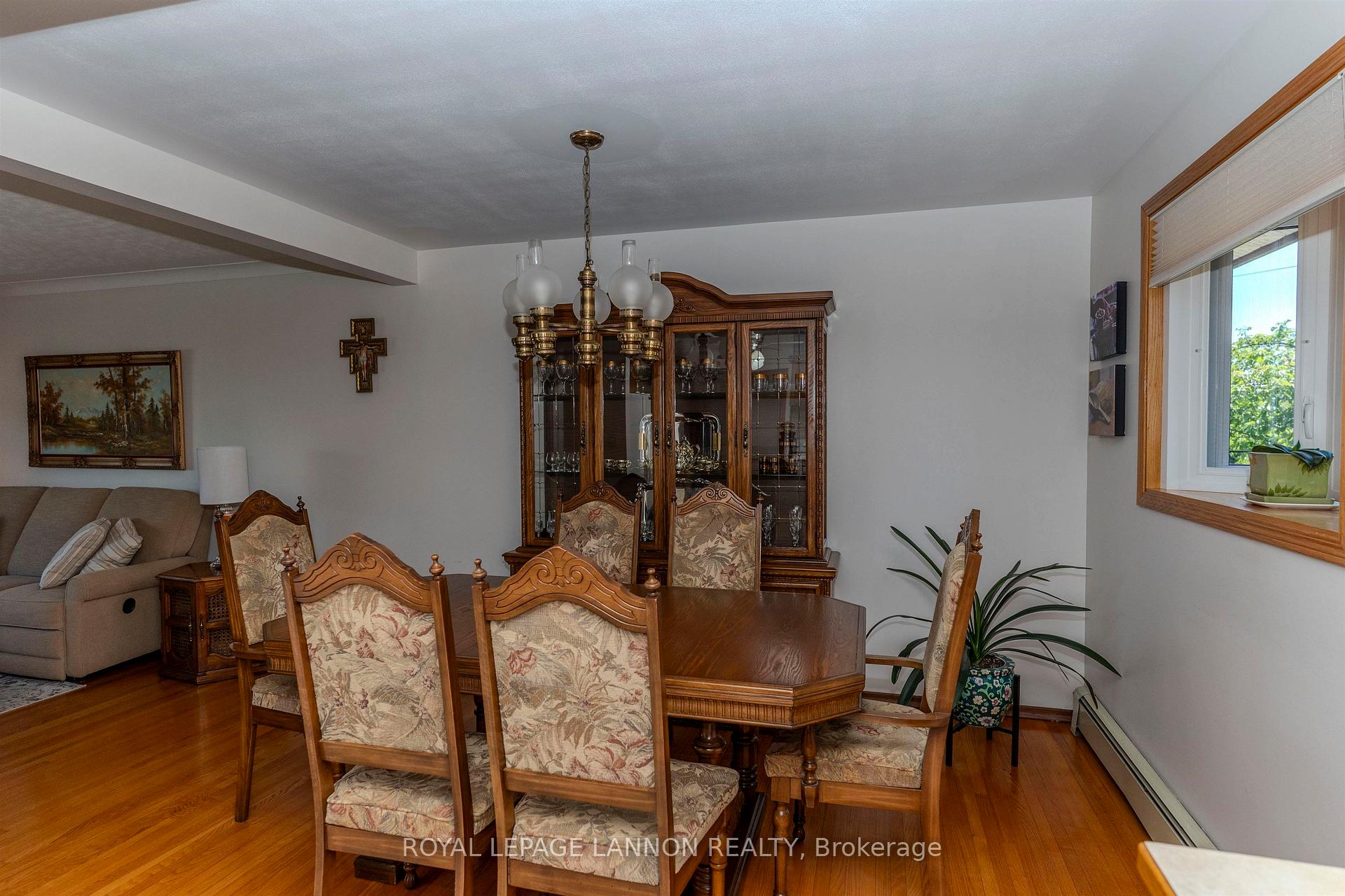 Photo 13 of 402 Victoria Ave W, Thunder Bay, Edgewater Park — HOMEH