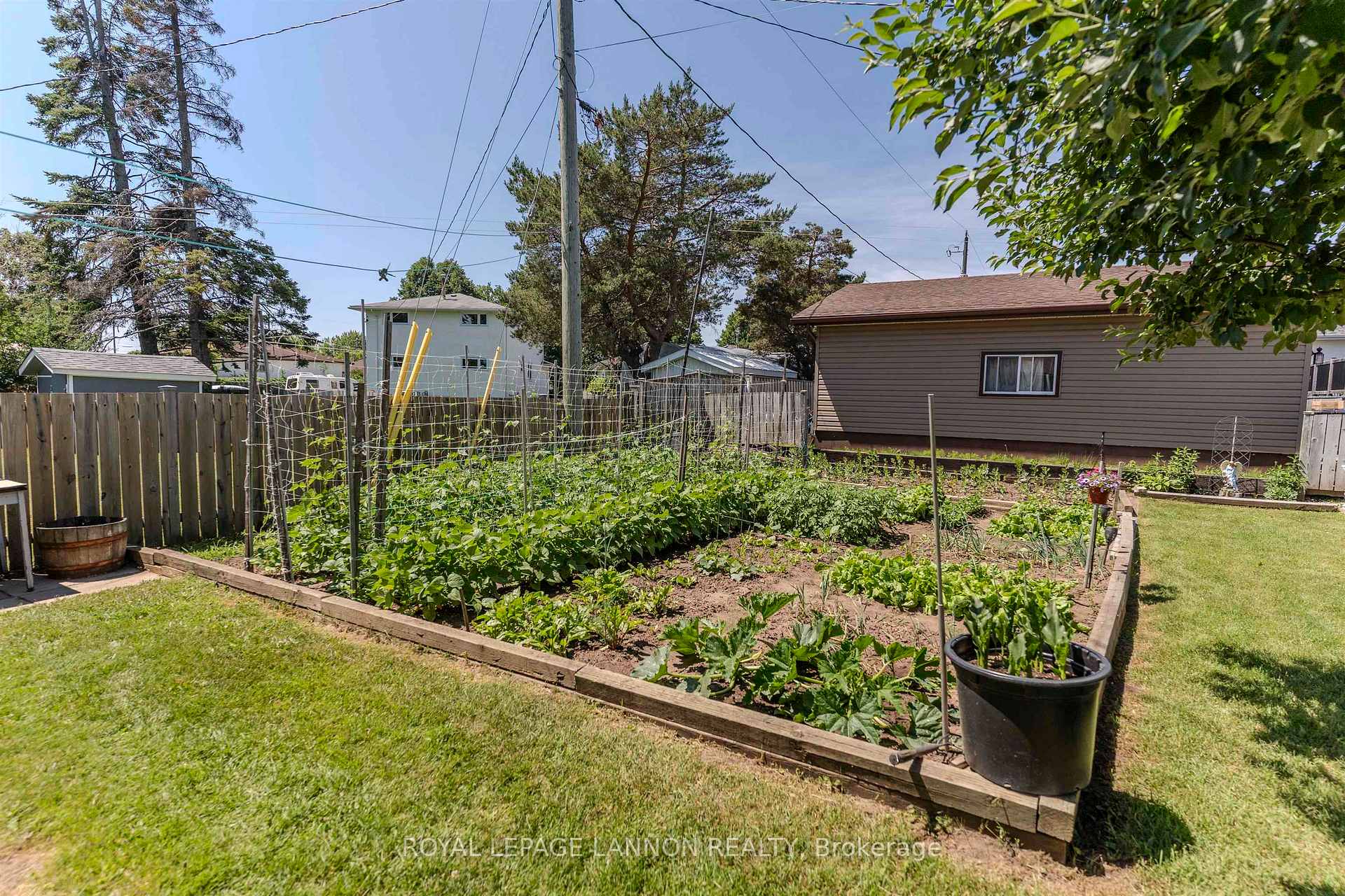 Photo 38 of 402 Victoria Ave W, Thunder Bay, Edgewater Park — HOMEH