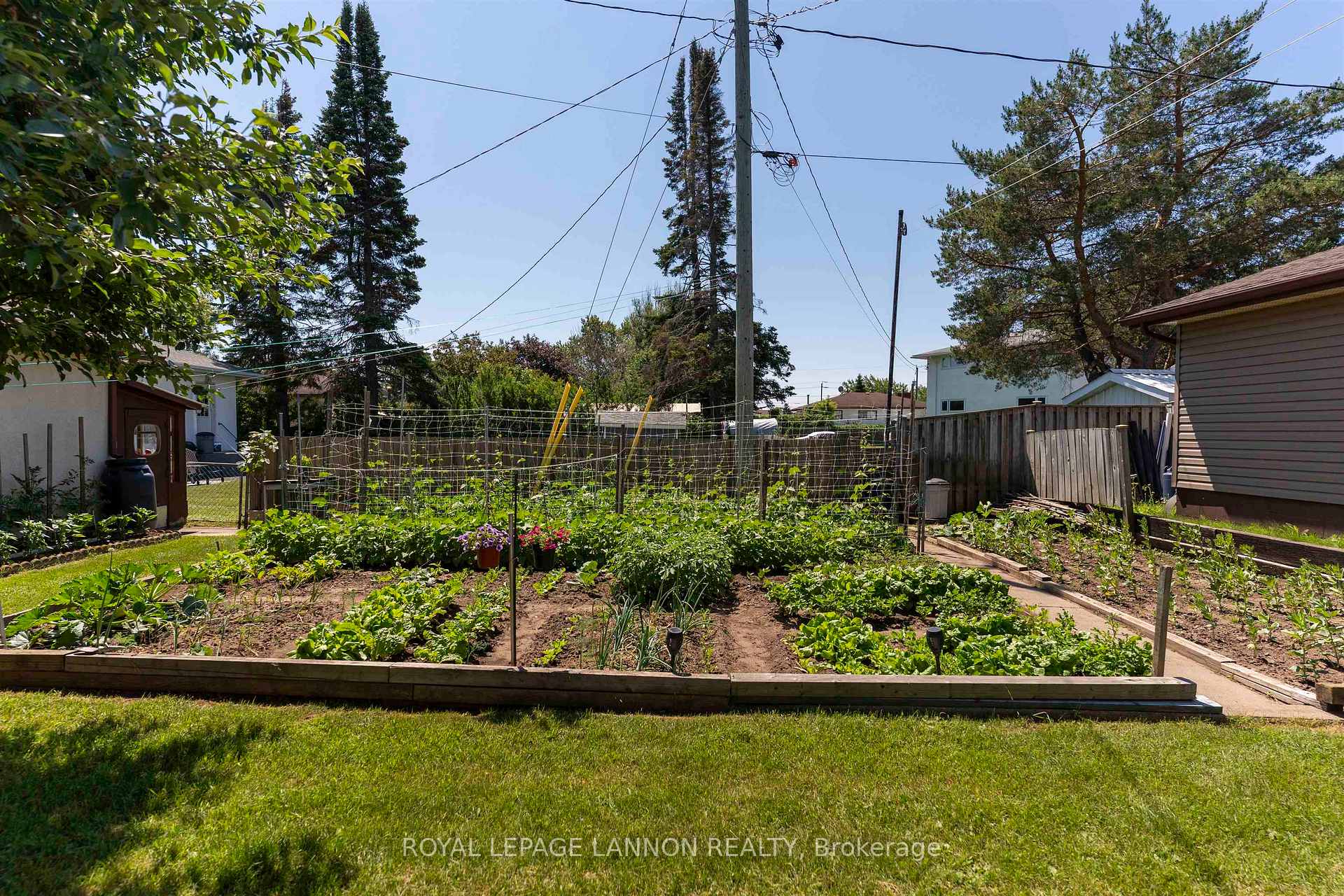 Photo 40 of 402 Victoria Ave W, Thunder Bay, Edgewater Park — HOMEH