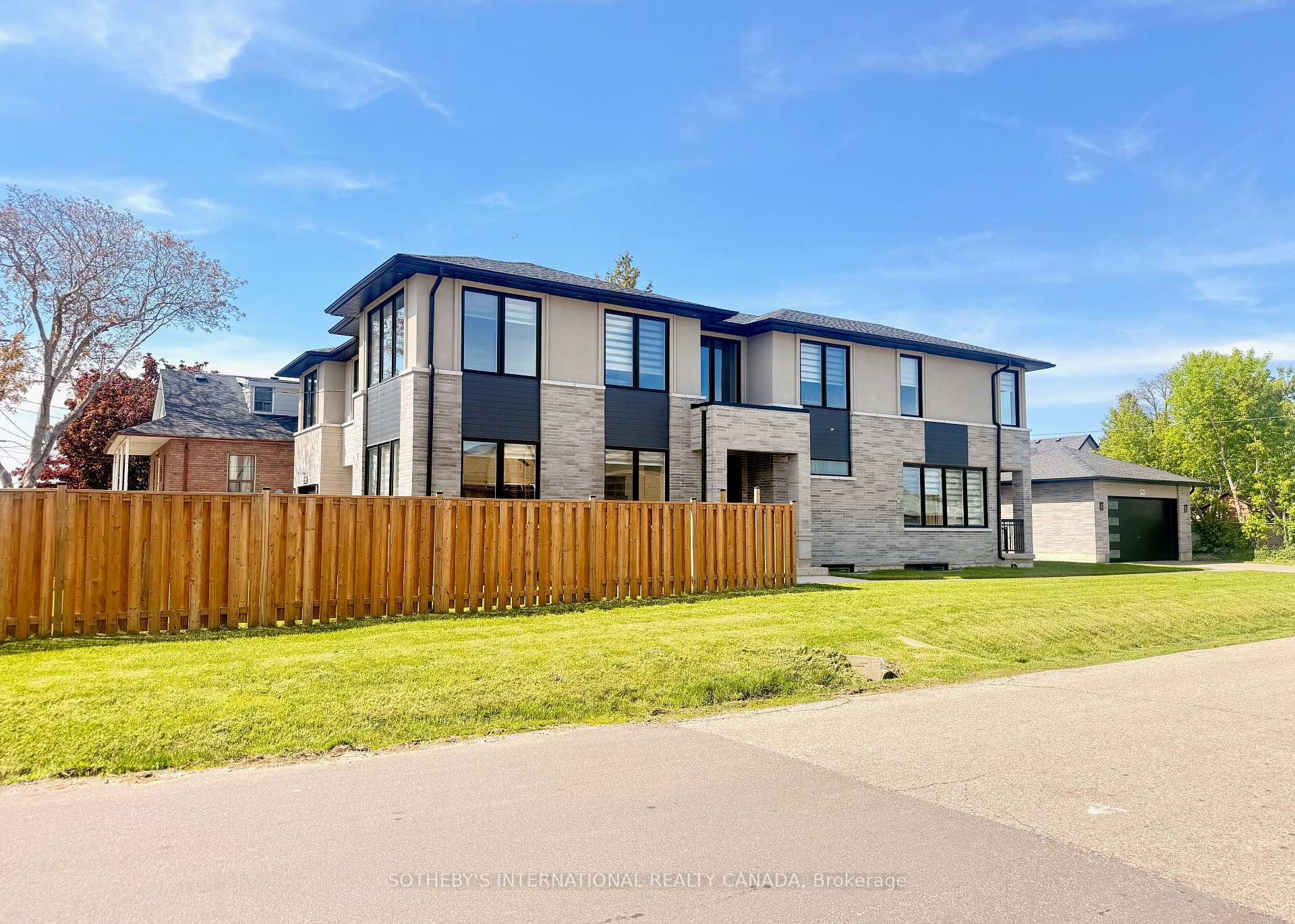 Photo 1 of 797 First Street, Mississauga, Lakeview — HOMEH