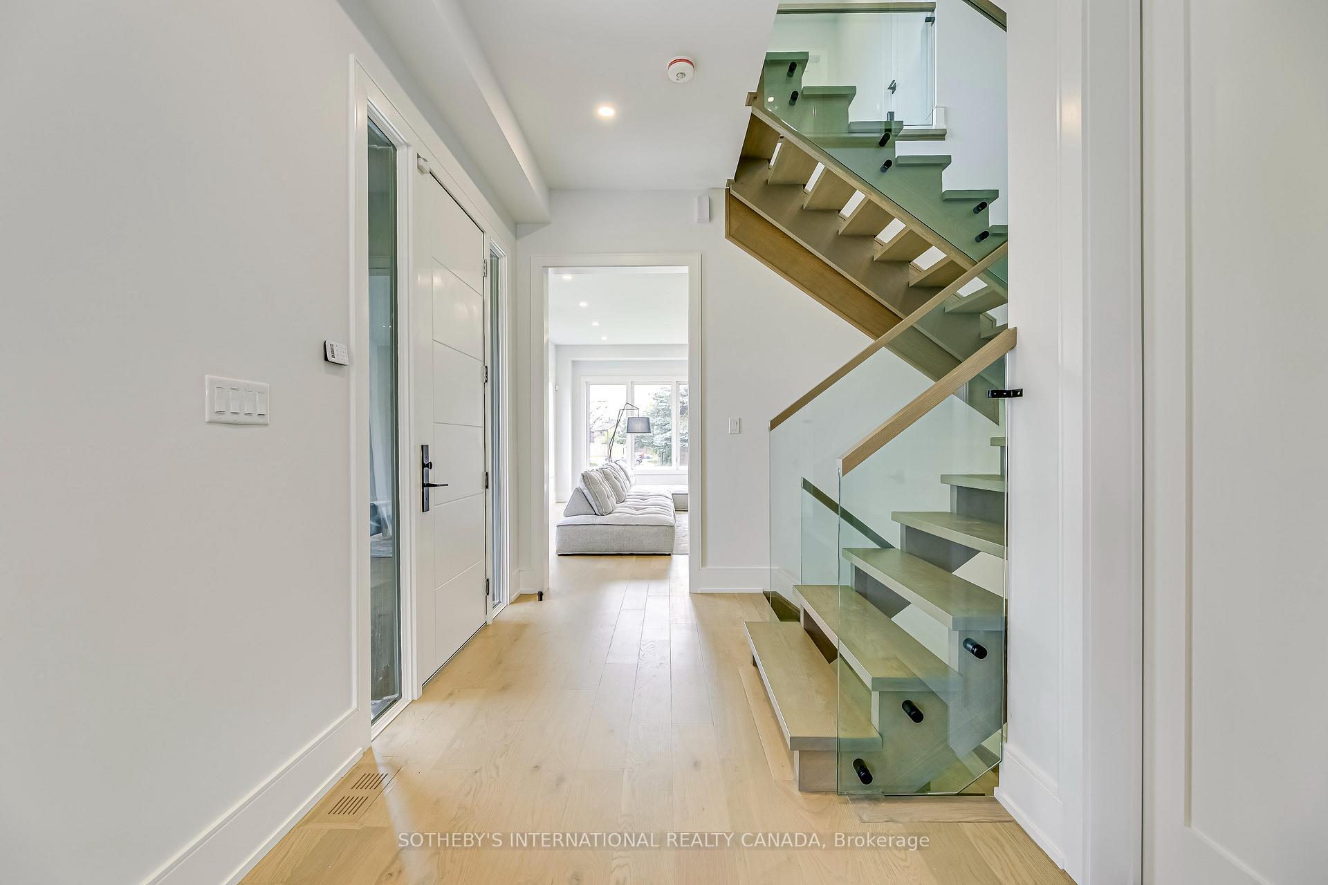 Photo 5 of 797 First Street, Mississauga, Lakeview — HOMEH