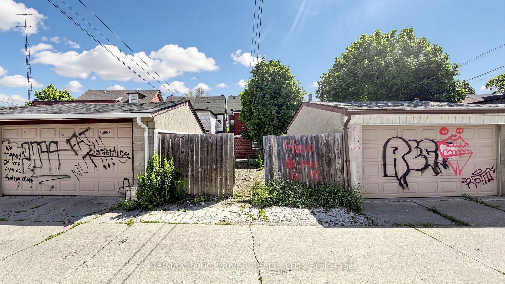 Photo 15 of 308 Roxton Road, Toronto, Palmerston-Little Italy — HOMEH