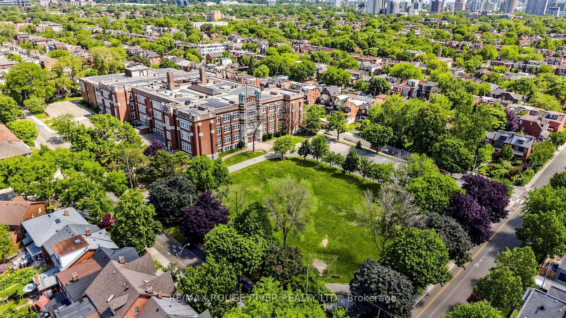 Photo 3 of 308 Roxton Road, Toronto, Palmerston-Little Italy — HOMEH