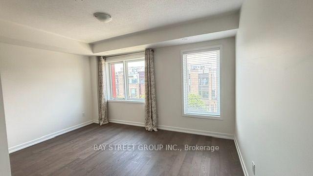 Photo 5 of 35 Frederick Tisdale Drive, North York, Downsview-Roding-CFB — HOMEH