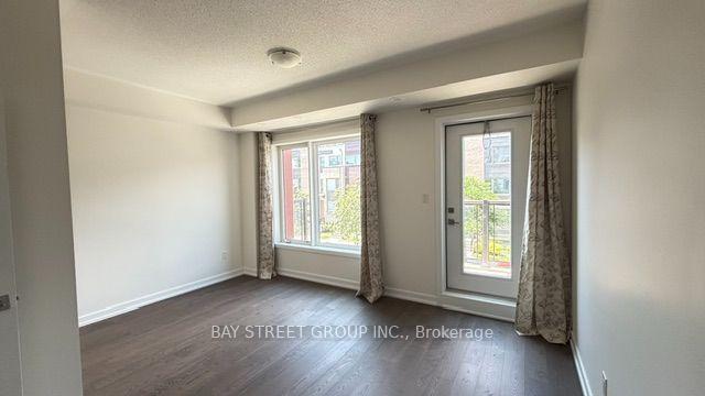Photo 8 of 35 Frederick Tisdale Drive, North York, Downsview-Roding-CFB — HOMEH