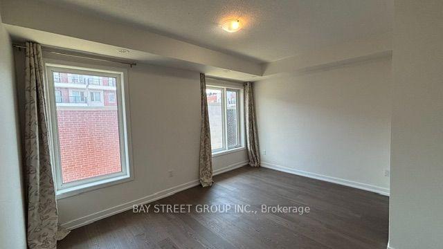 Photo 10 of 35 Frederick Tisdale Drive, North York, Downsview-Roding-CFB — HOMEH