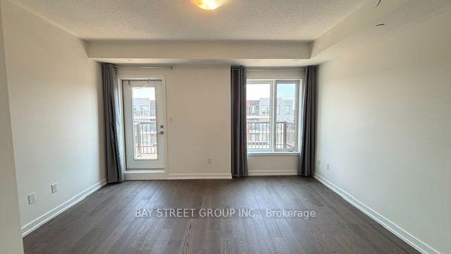 Photo 11 of 35 Frederick Tisdale Drive, North York, Downsview-Roding-CFB — HOMEH