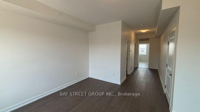 Photo 12 of 35 Frederick Tisdale Drive, North York, Downsview-Roding-CFB — HOMEH