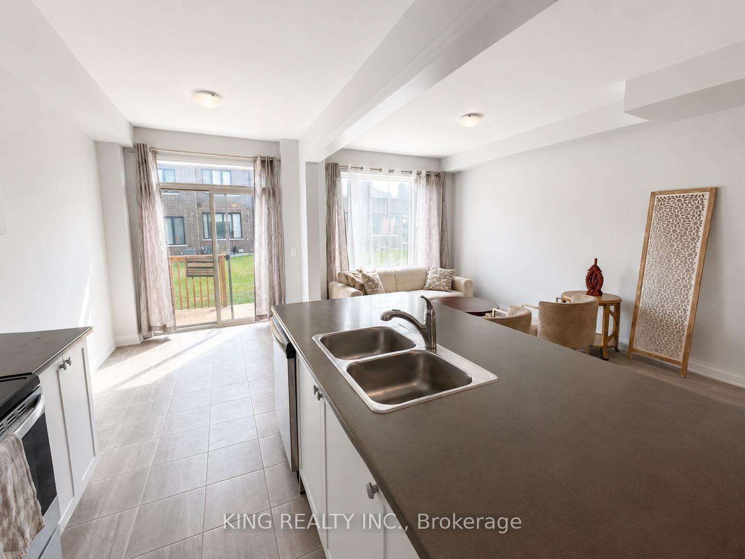 Photo 3 of 55 Butler Boulevard, Kawartha Lakes, Lindsay — HOMEH