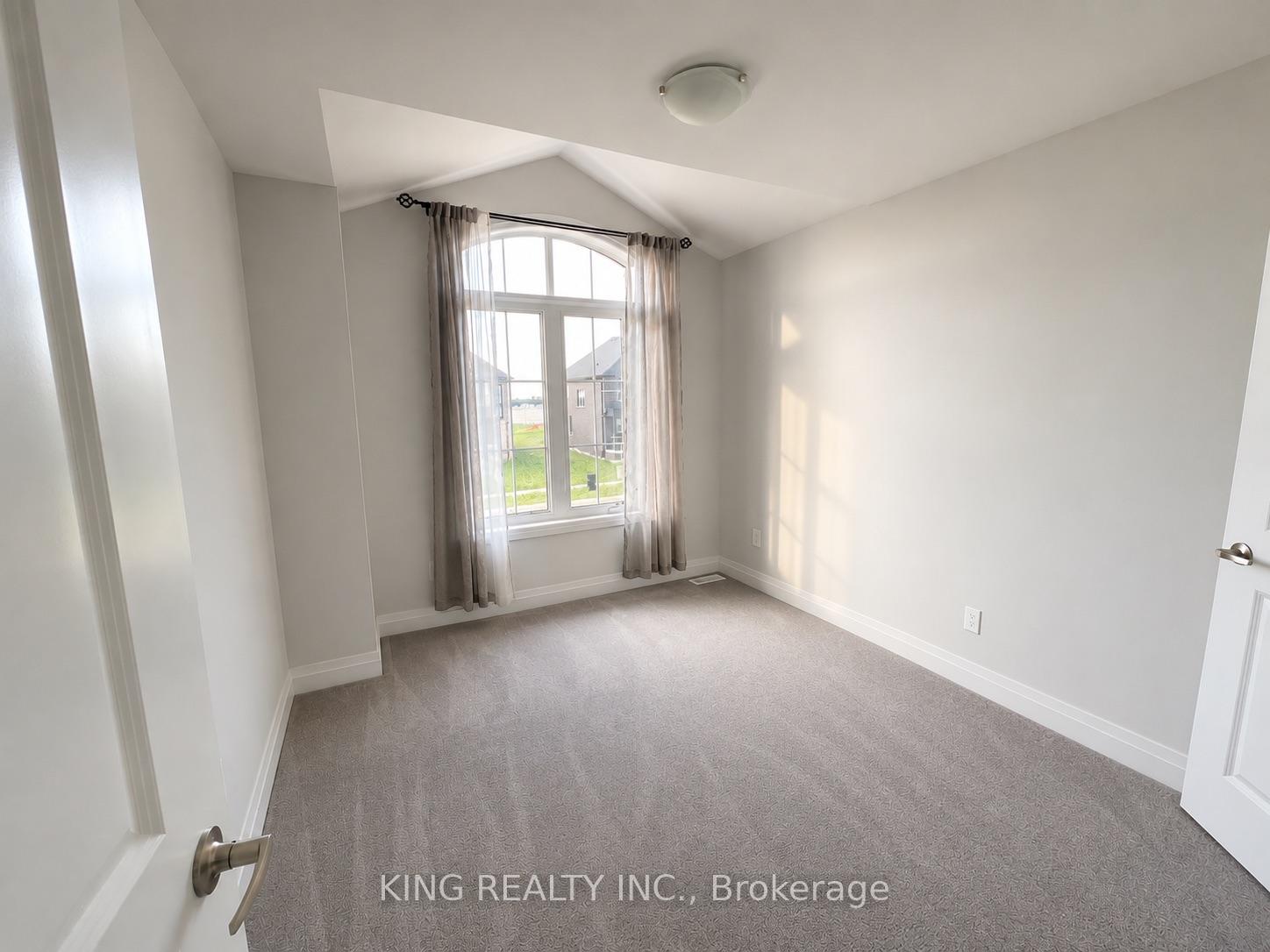 Photo 11 of 55 Butler Boulevard, Kawartha Lakes, Lindsay — HOMEH