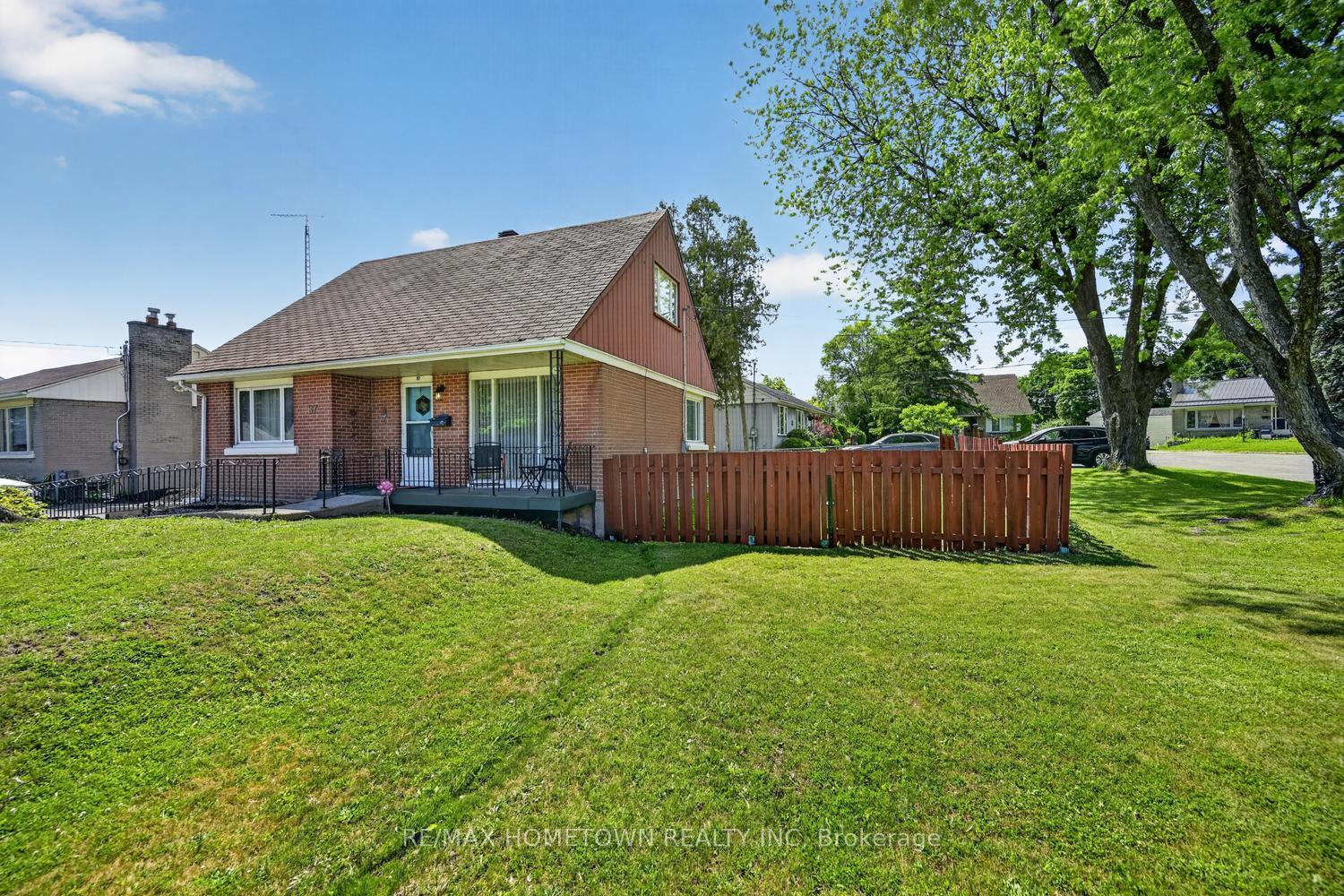 Photo 3 of 87 Brookview Crescent, Brockville, Brockville — HOMEH