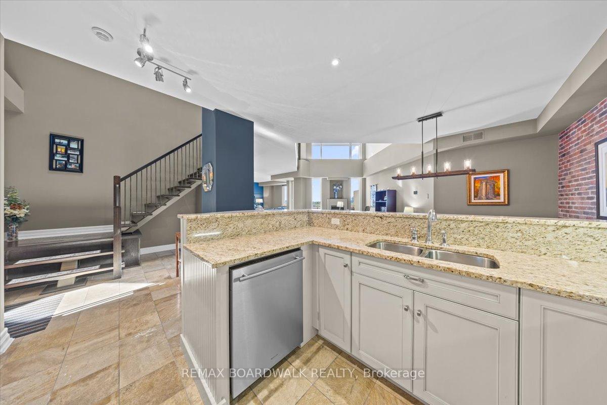 Photo 4 of Unit #PH804, 320 Mcleod Street, Ottawa, Ottawa Centre — HOMEH