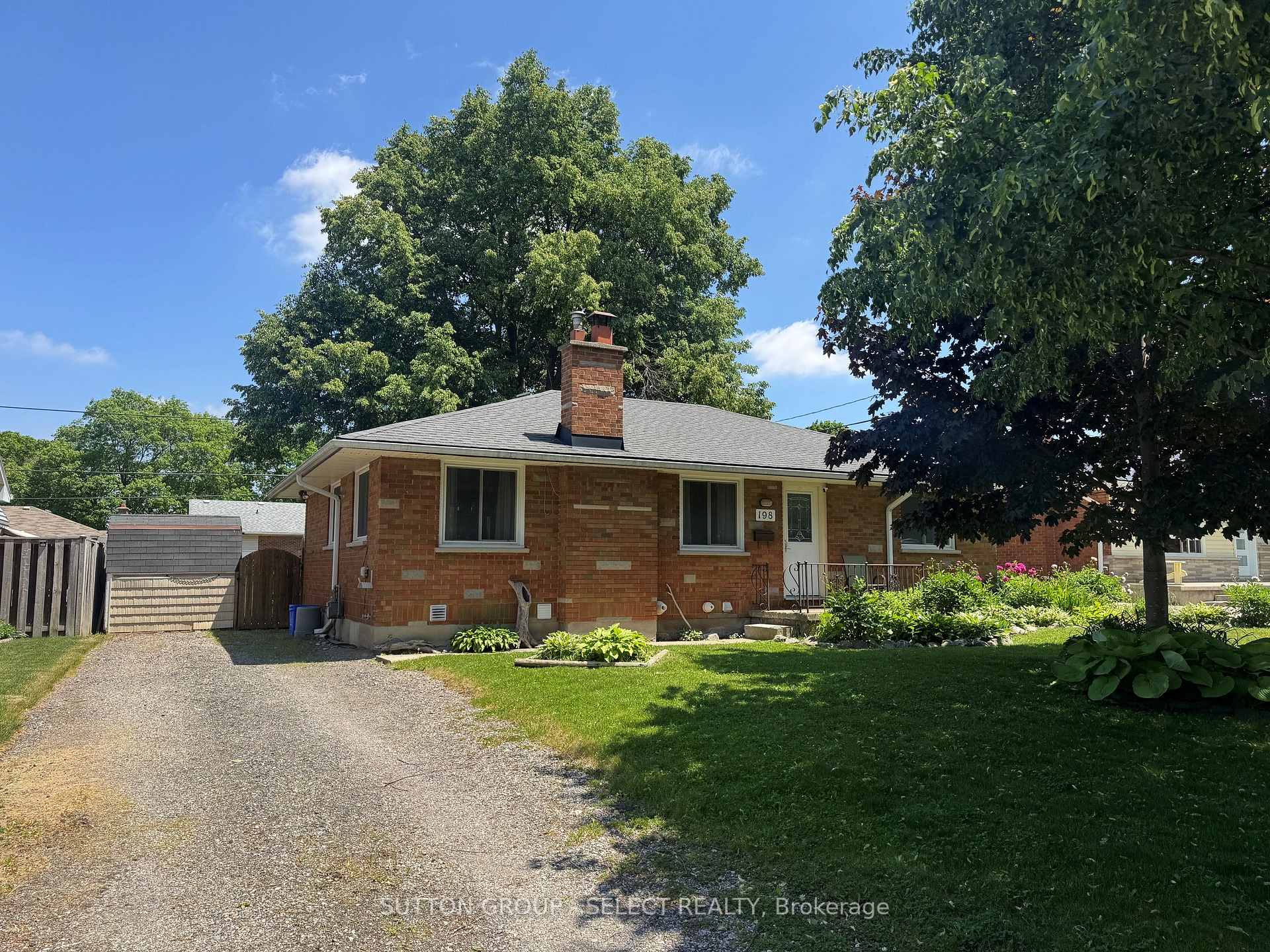 Photo 2 of 198 Arlington Crescent, London, South J — HOMEH