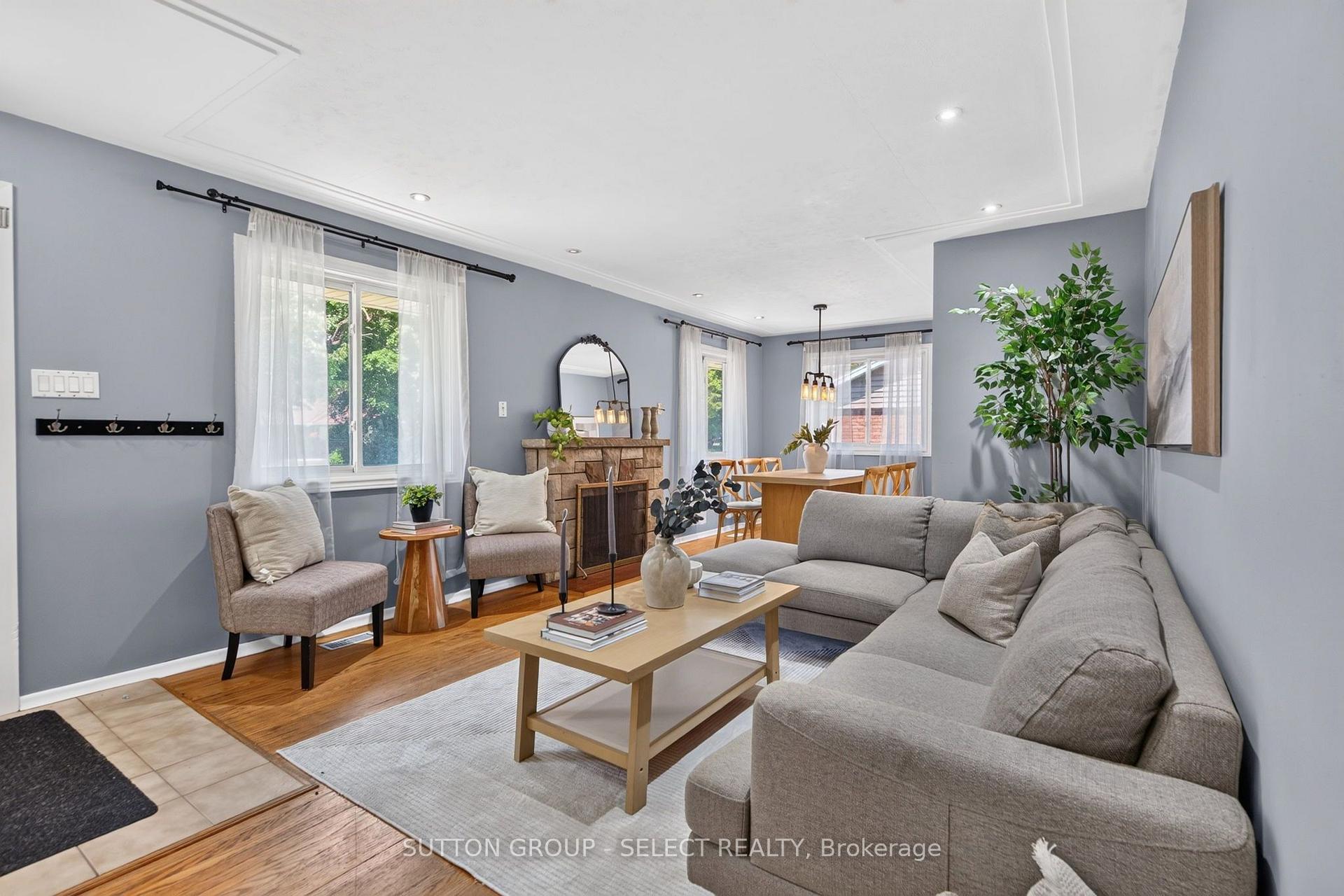Photo 6 of 198 Arlington Crescent, London, South J — HOMEH