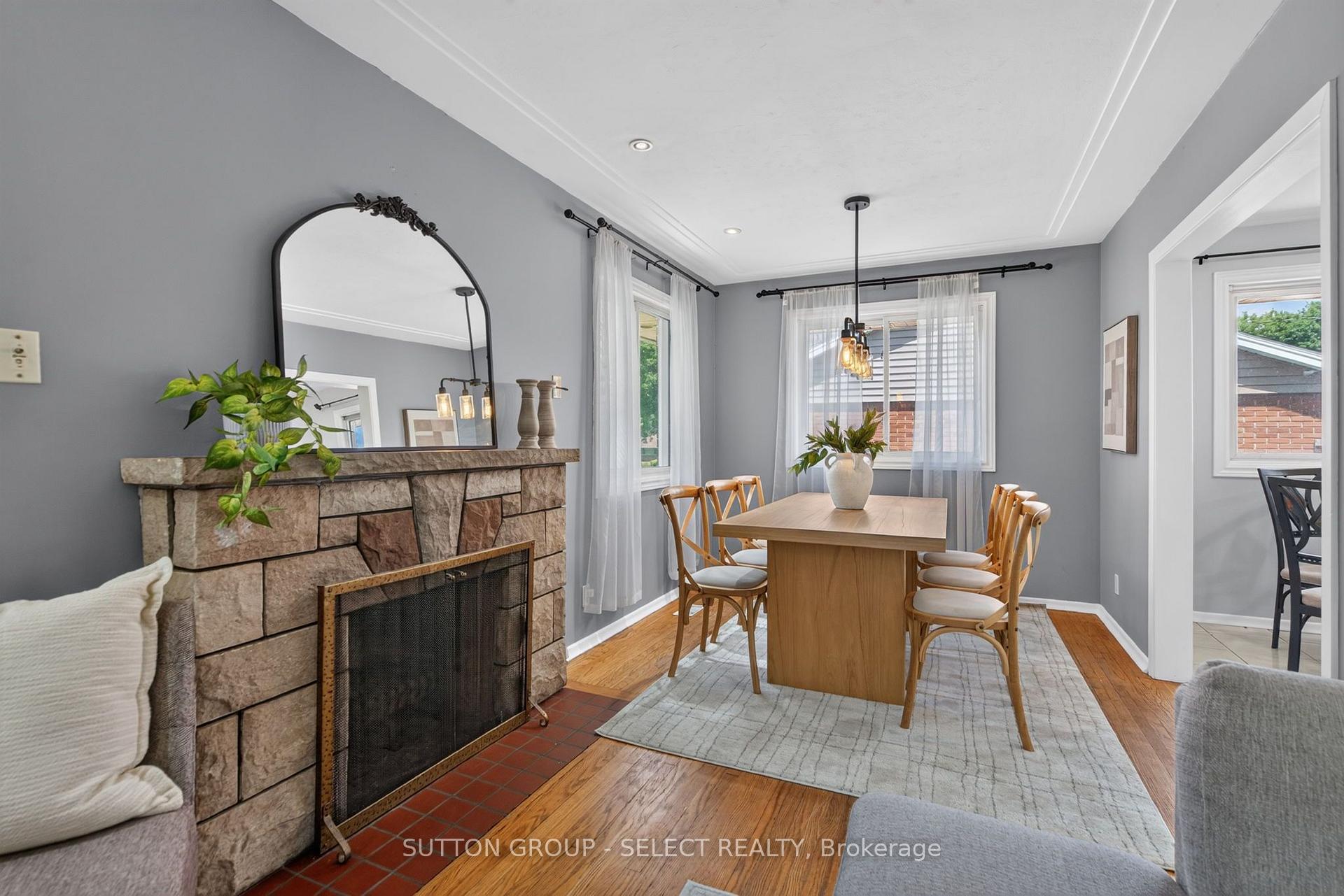Photo 7 of 198 Arlington Crescent, London, South J — HOMEH