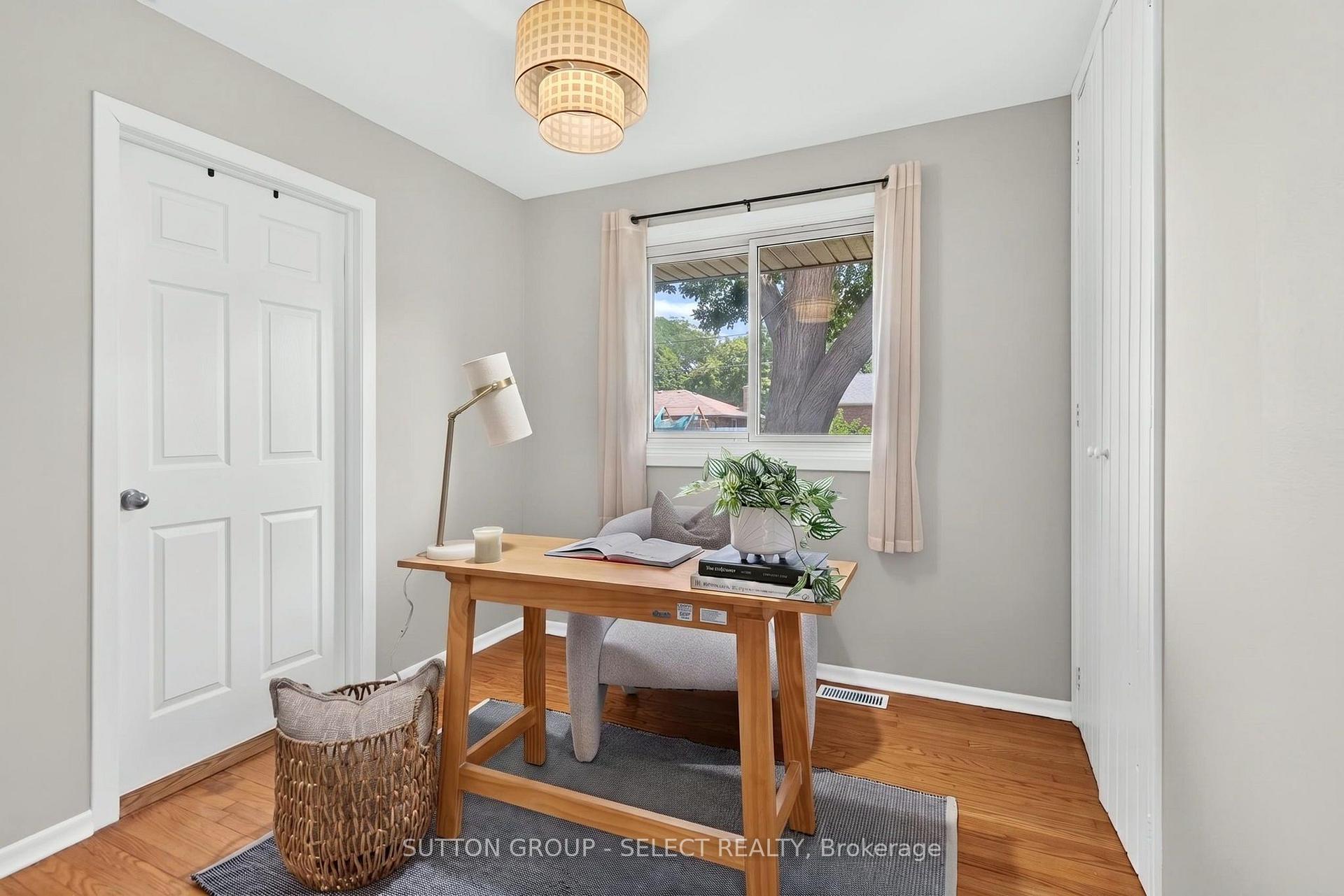 Photo 14 of 198 Arlington Crescent, London, South J — HOMEH